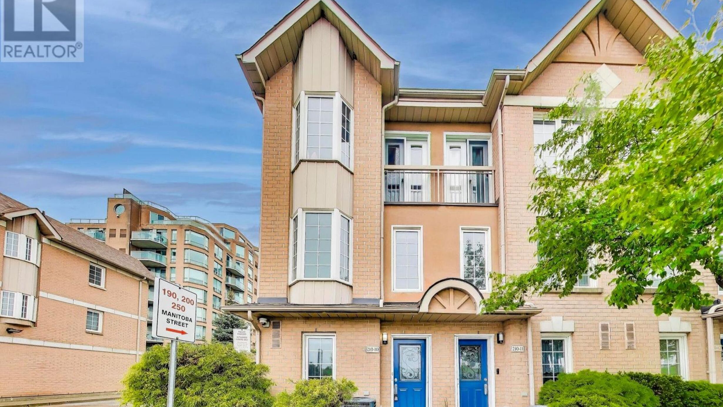 10 - 210 MANITOBA STREET Image