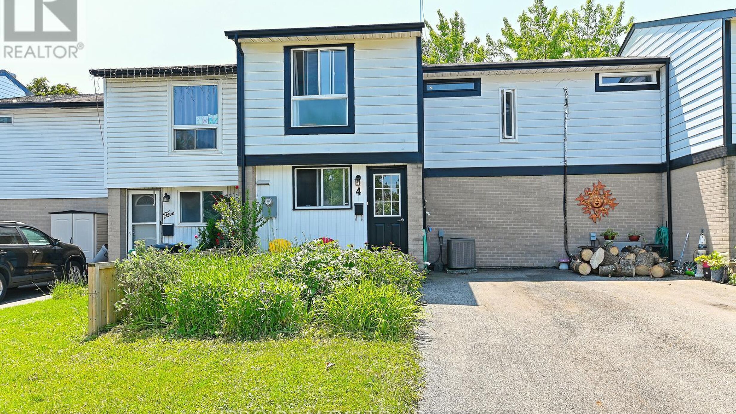 4 GREENFIELD SQUARE Image