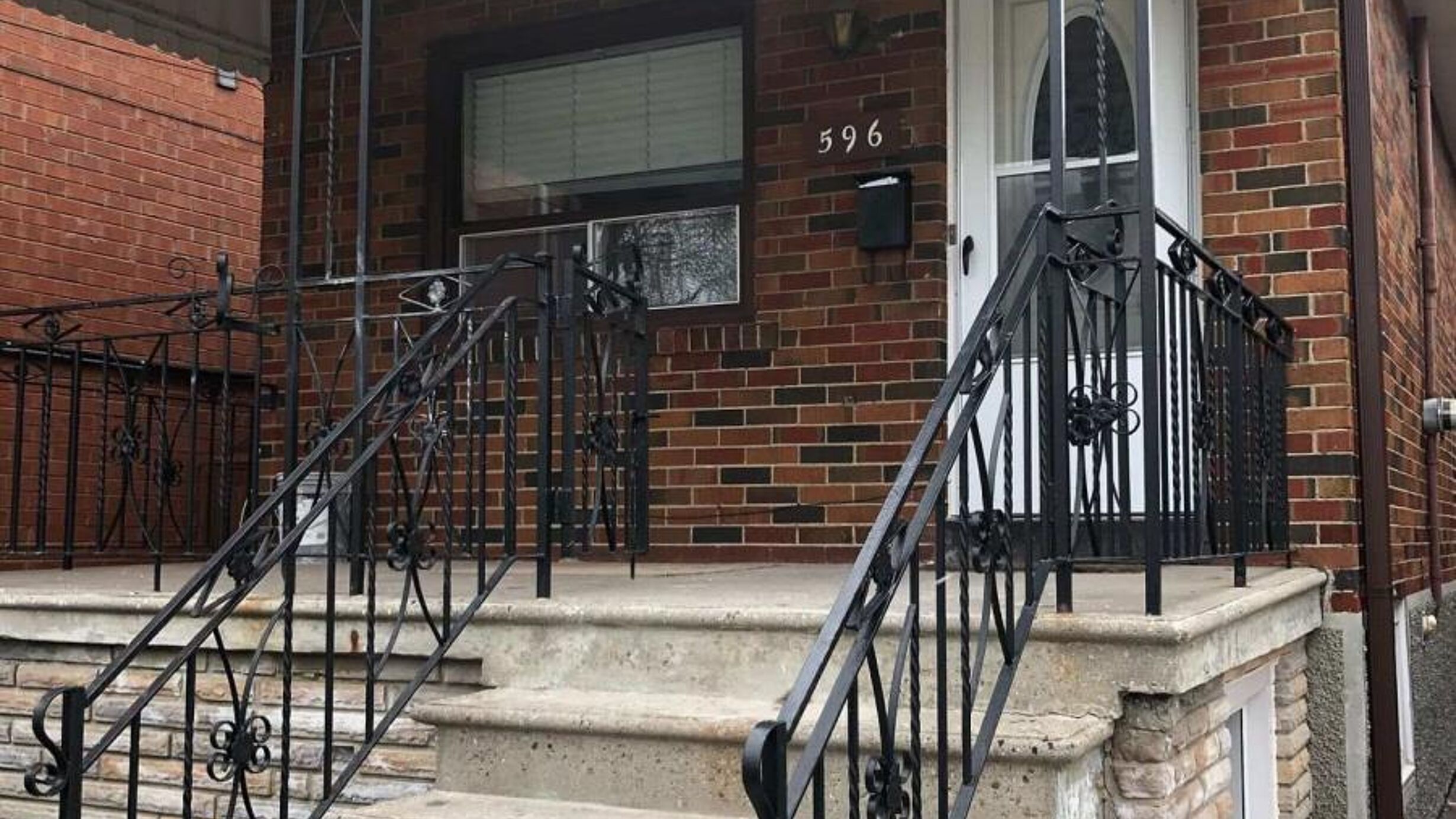 596 GLENHOLME AVENUE Image