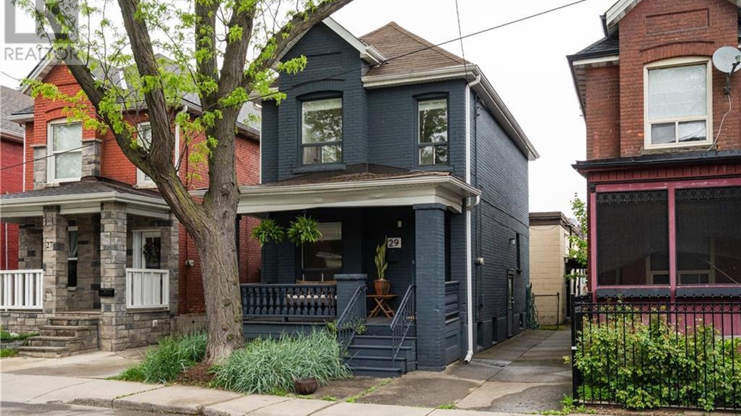 29 CASE Street Image