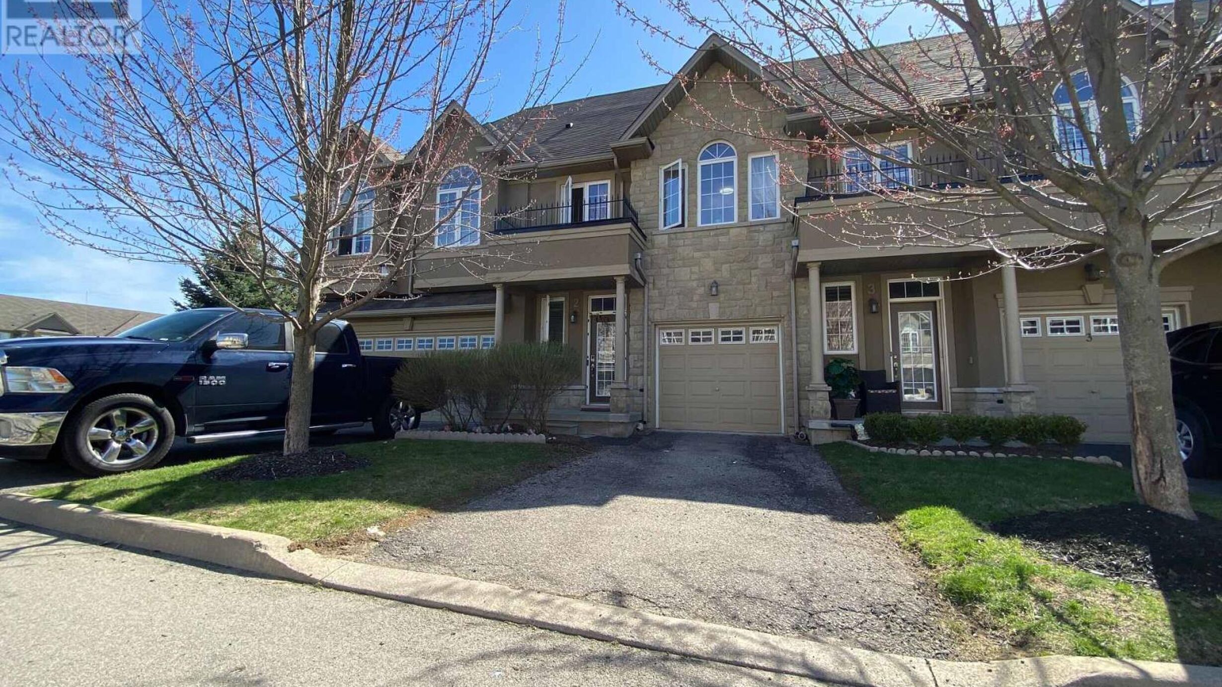 2 - 370 STONEHENGE DRIVE Image