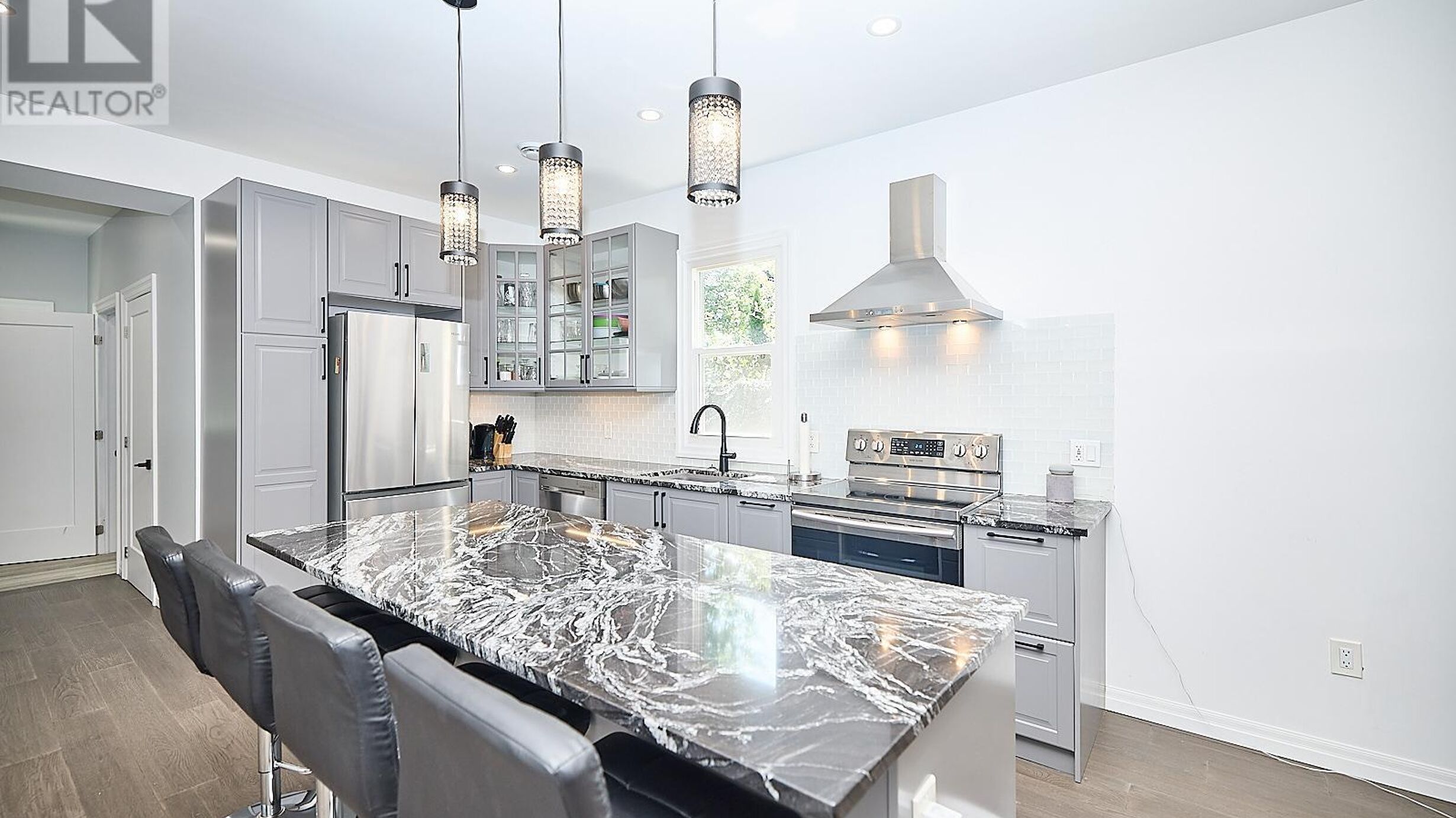 2 FAIRBURN AVENUE Image