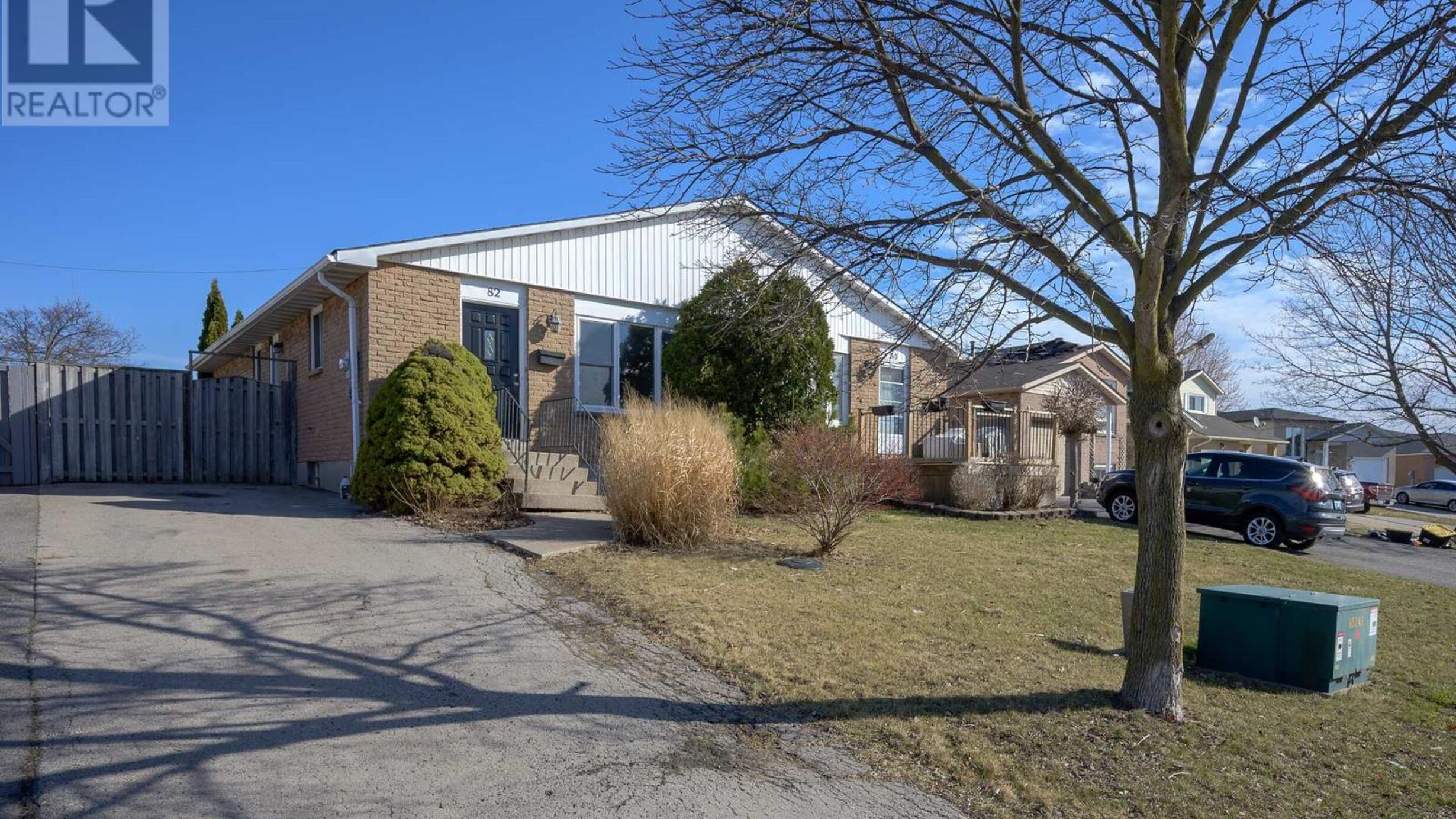 82 LAMPMAN CRESCENT Image