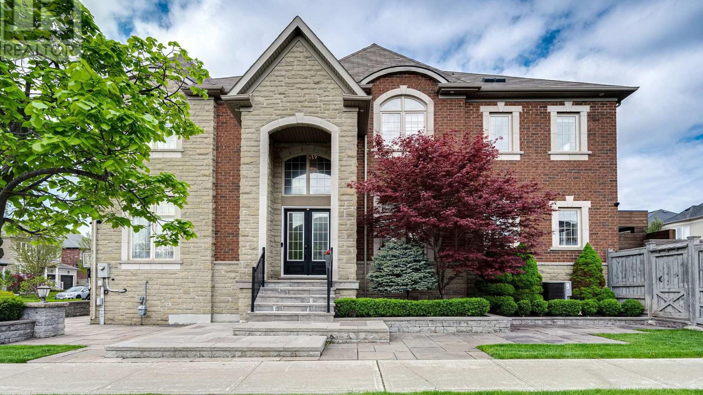 101 GLENHERON CRESCENT Image