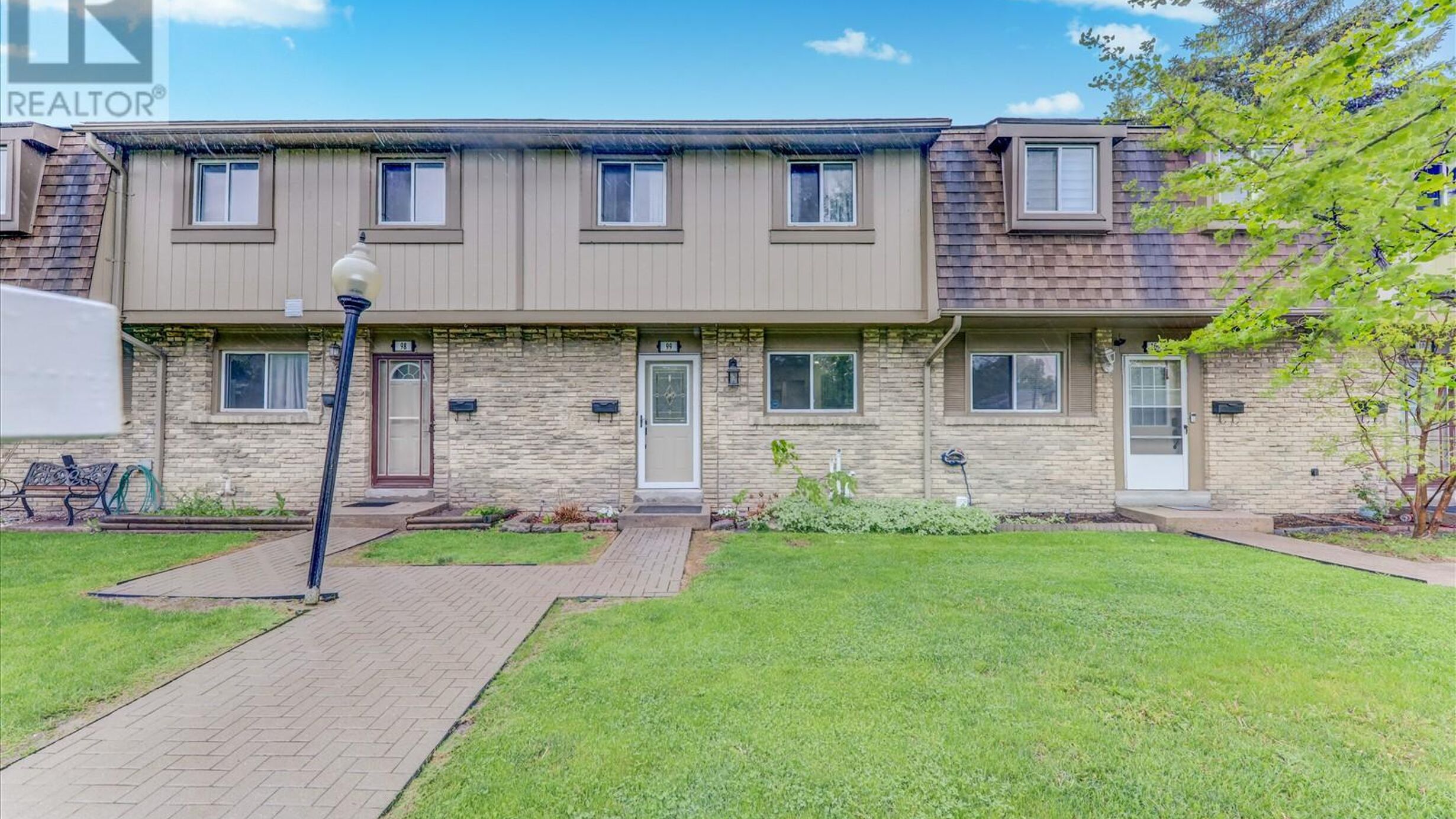 99 - 81 HANSEN ROAD N Image