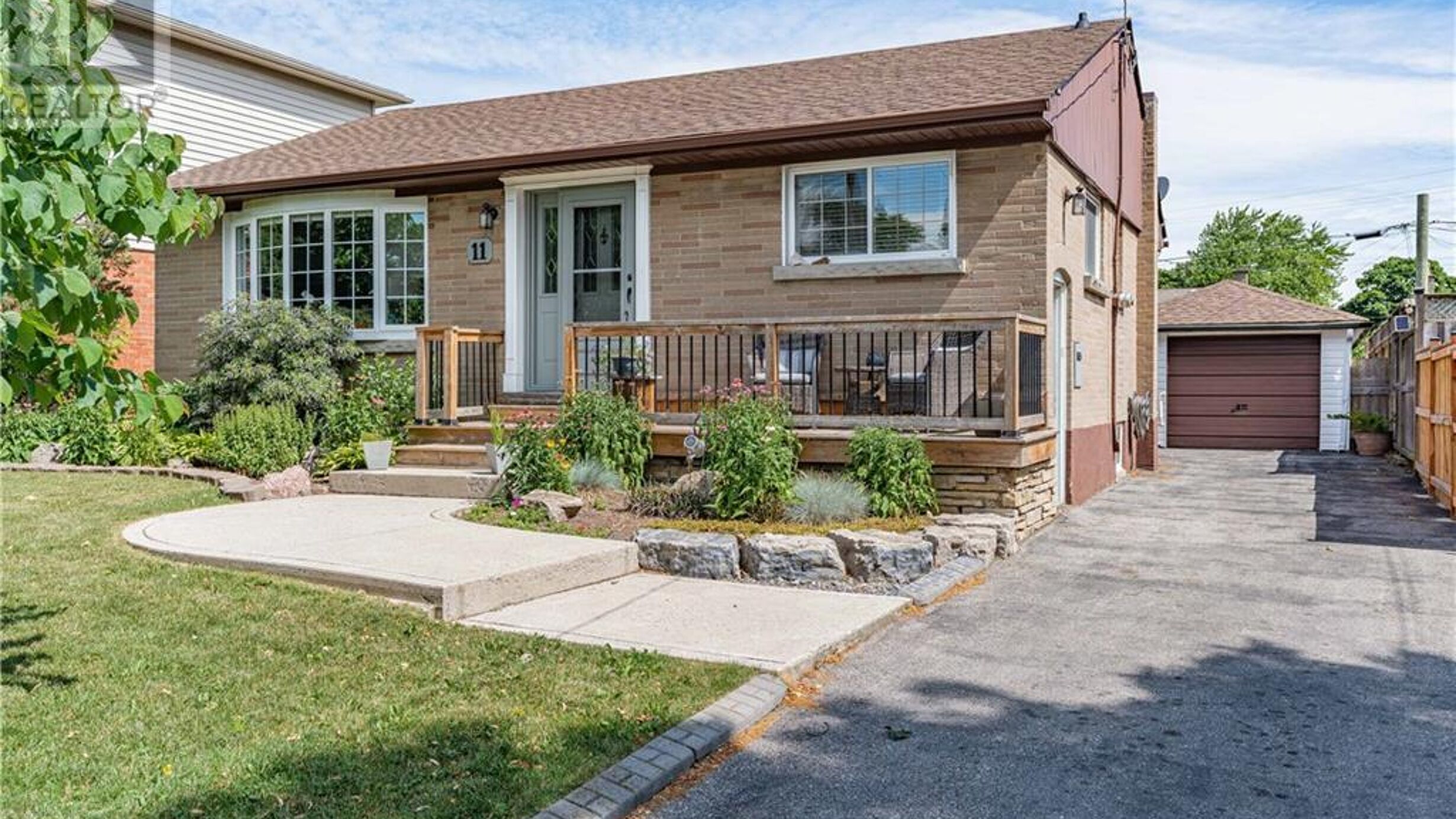 11 BARNETT Court Image