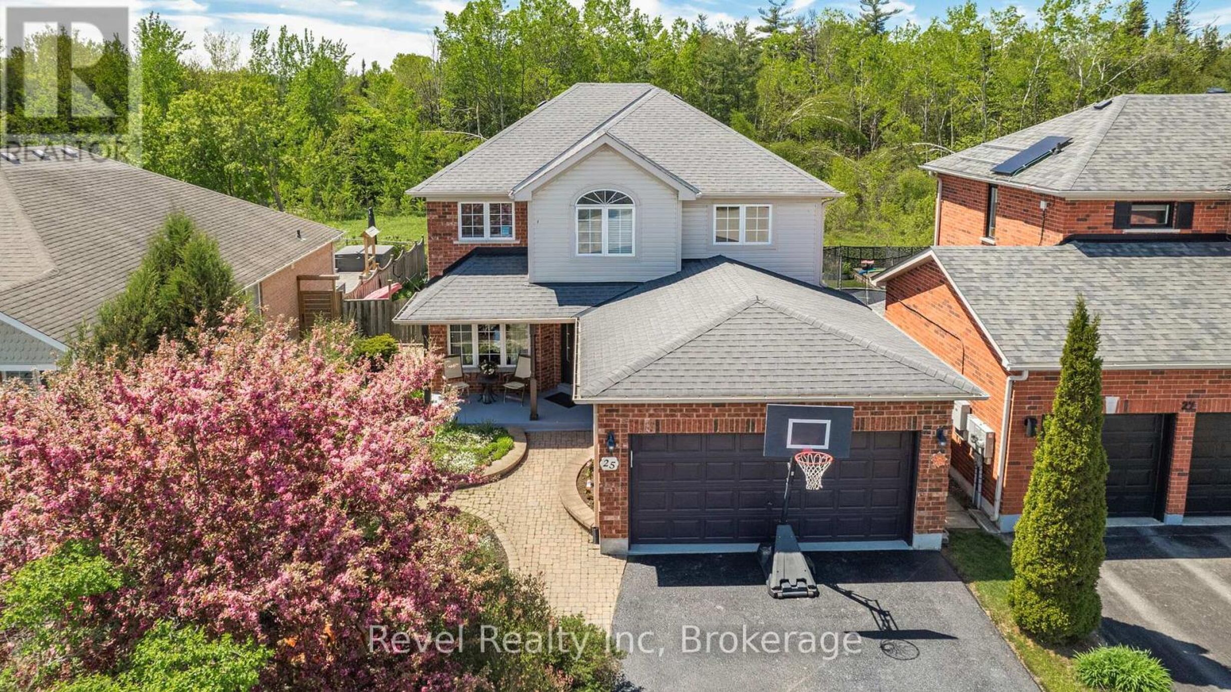25 LAKEWOODS COURT Image