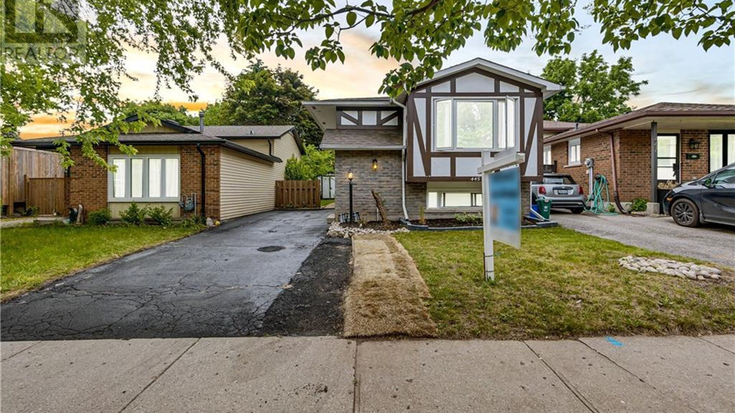 445 DRUMMERHILL Crescent Image