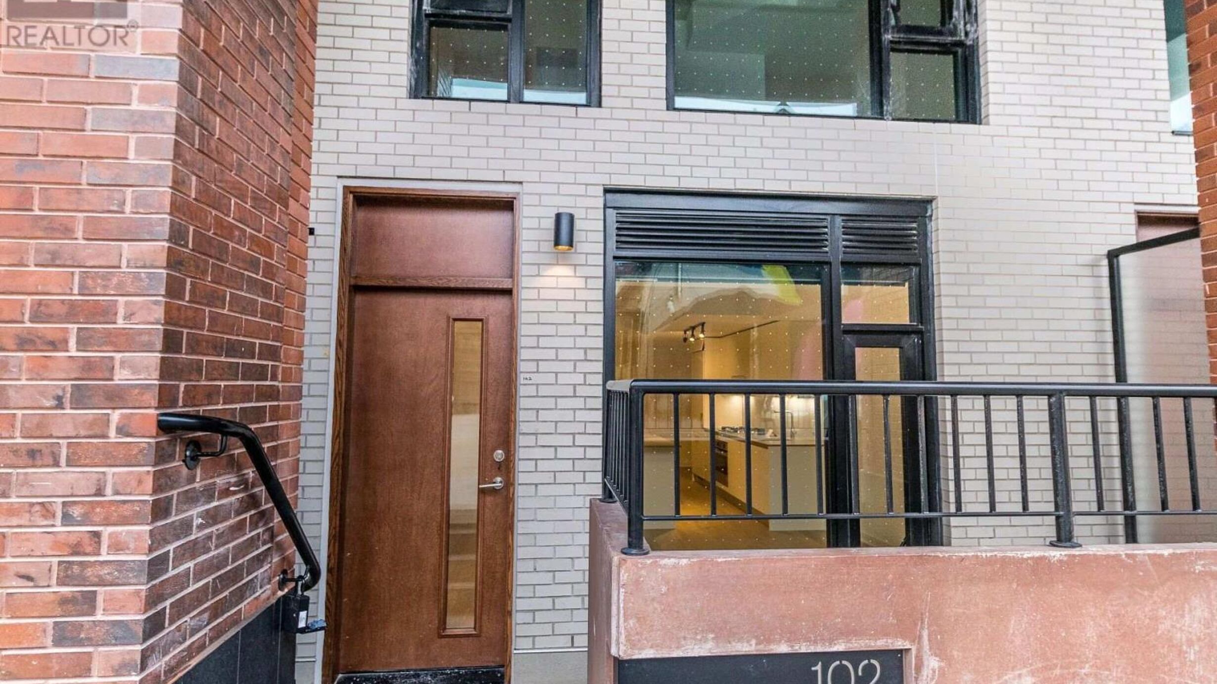 TH 102 - 7 WATKINSON AVENUE Image