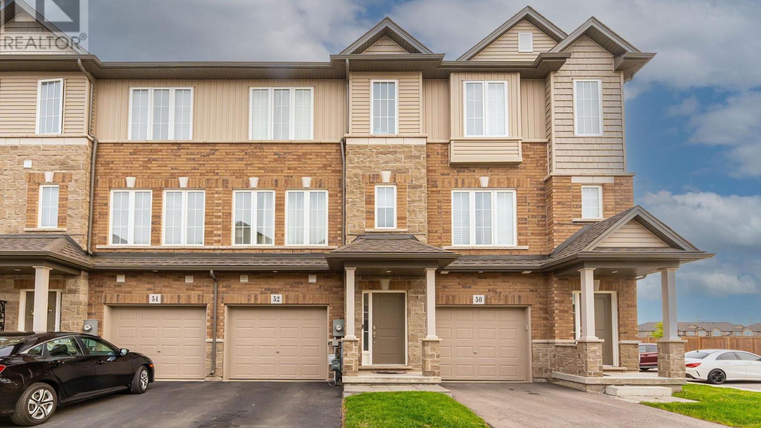 52 AQUARIUS CRESCENT Image