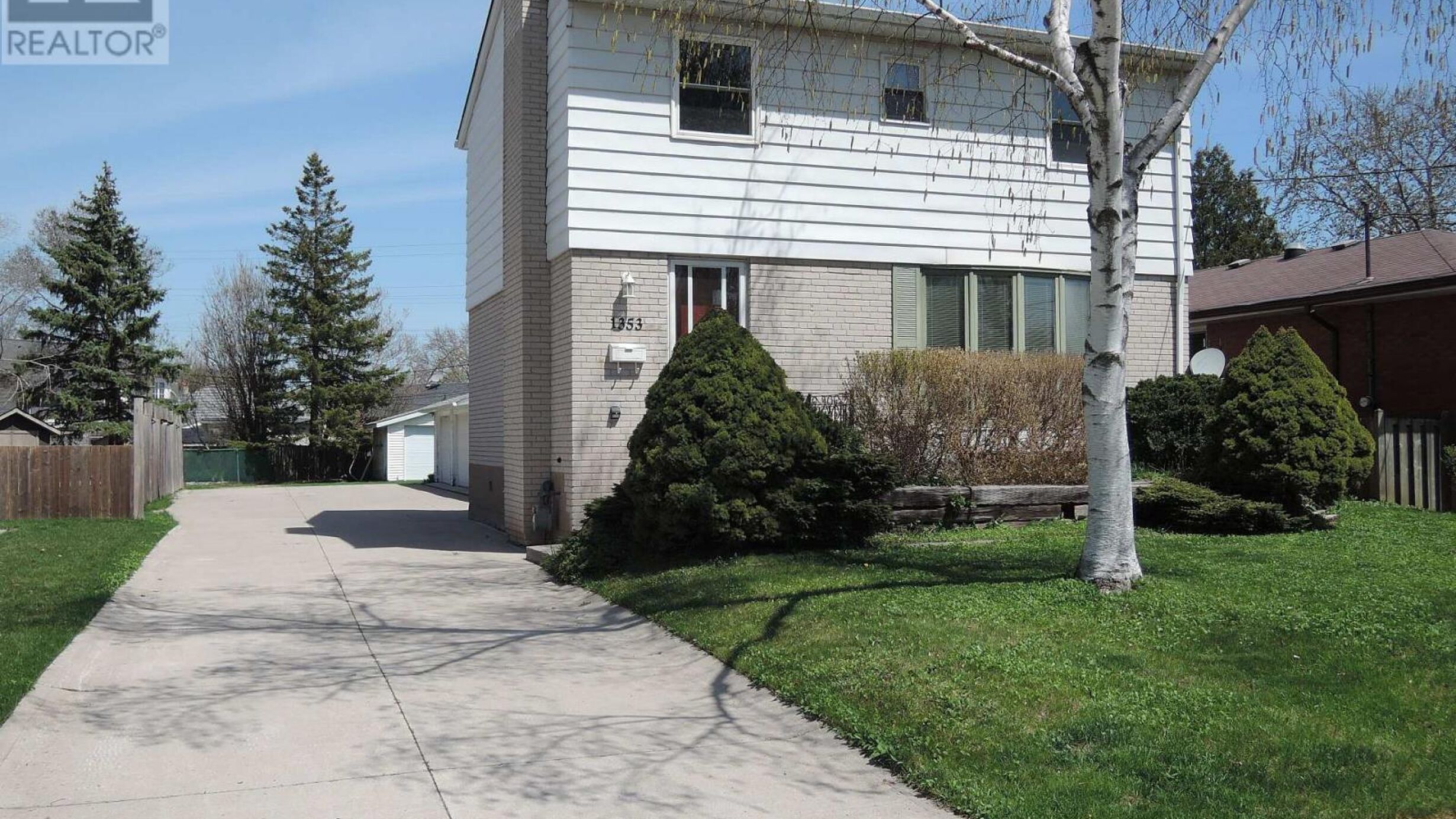 1353 FISHER AVENUE Image