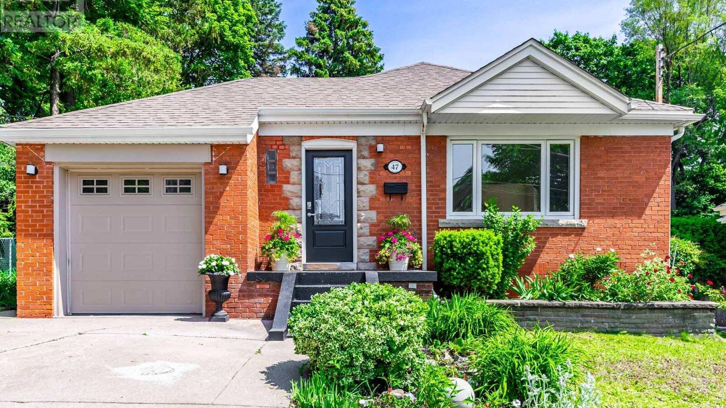 47 NOTLEY PLACE Image