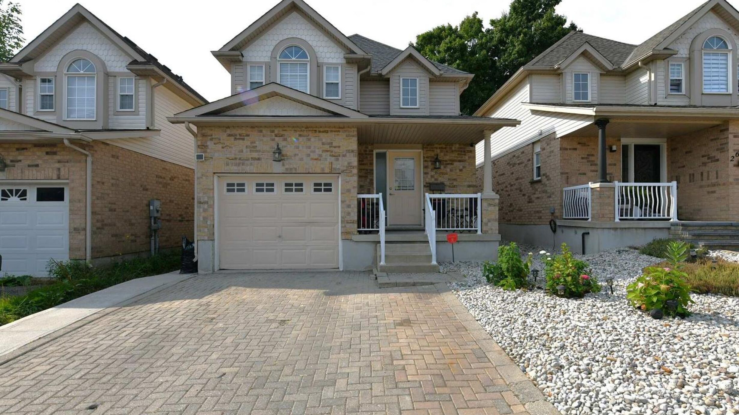 260 BRIDLEWREATH STREET Image