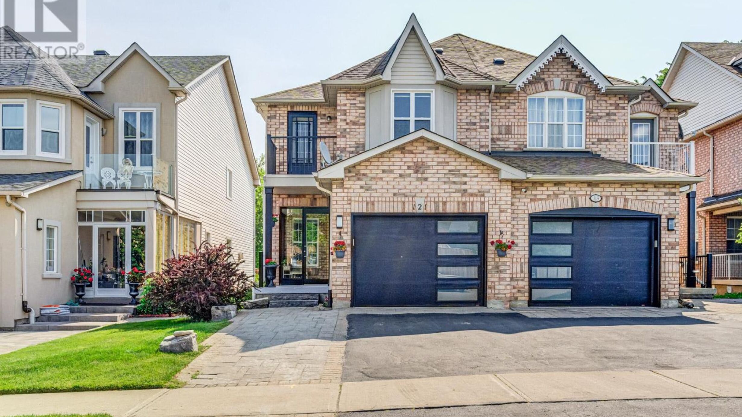 121 ENGLISH OAK DRIVE Image