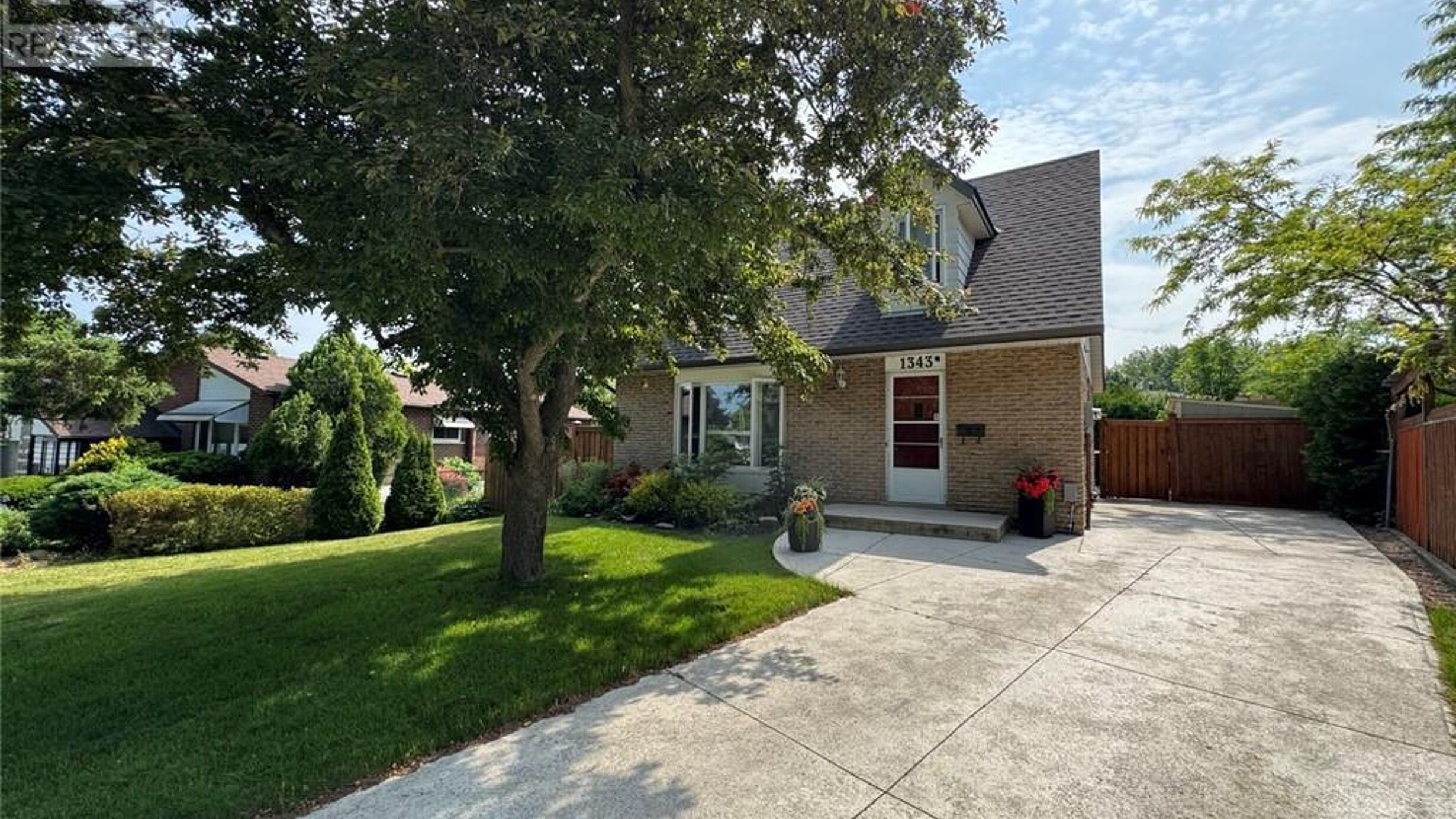 1343 JANINA Boulevard Image