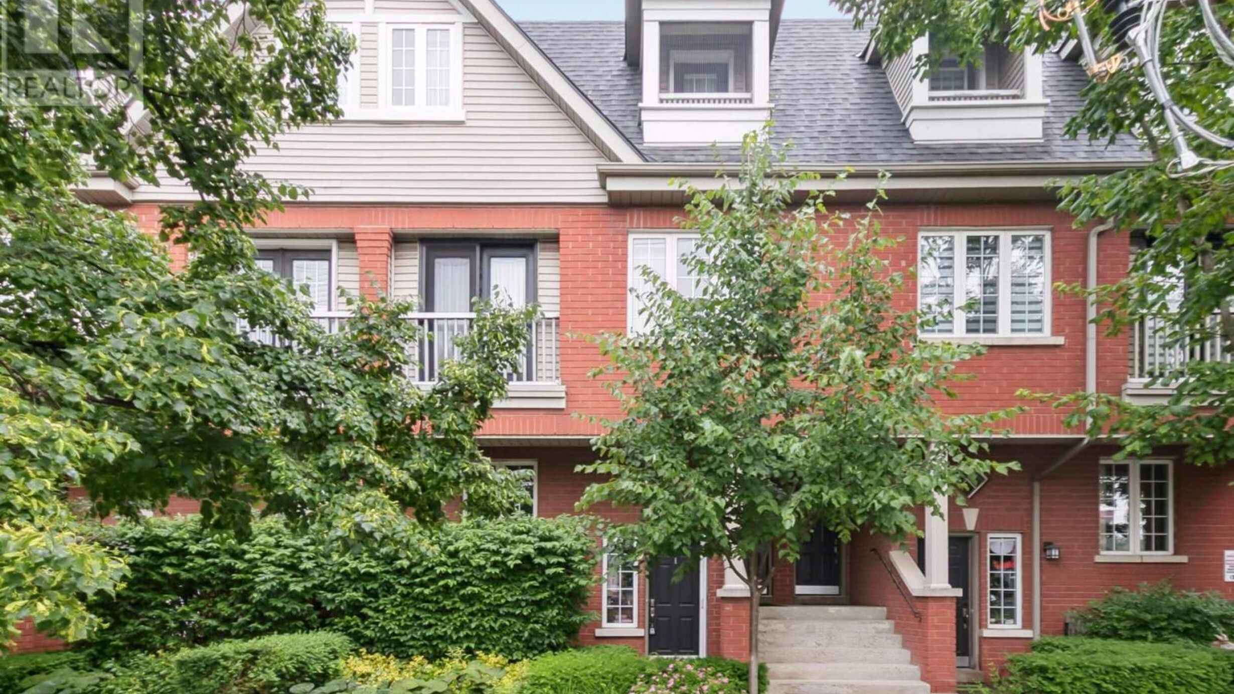 1 - 122 STRACHAN AVENUE Image
