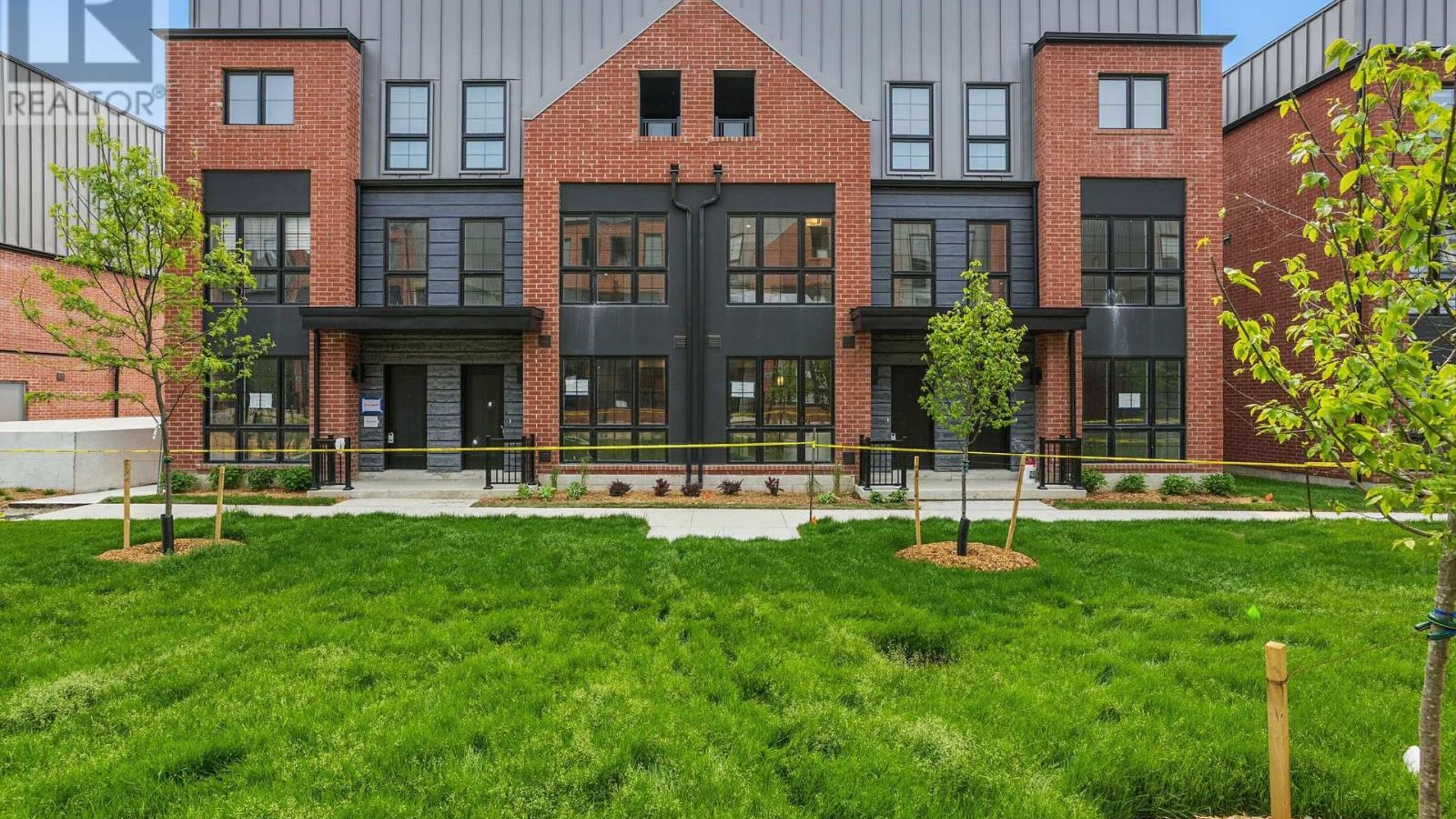 33 BURLEIGH MEWS Image