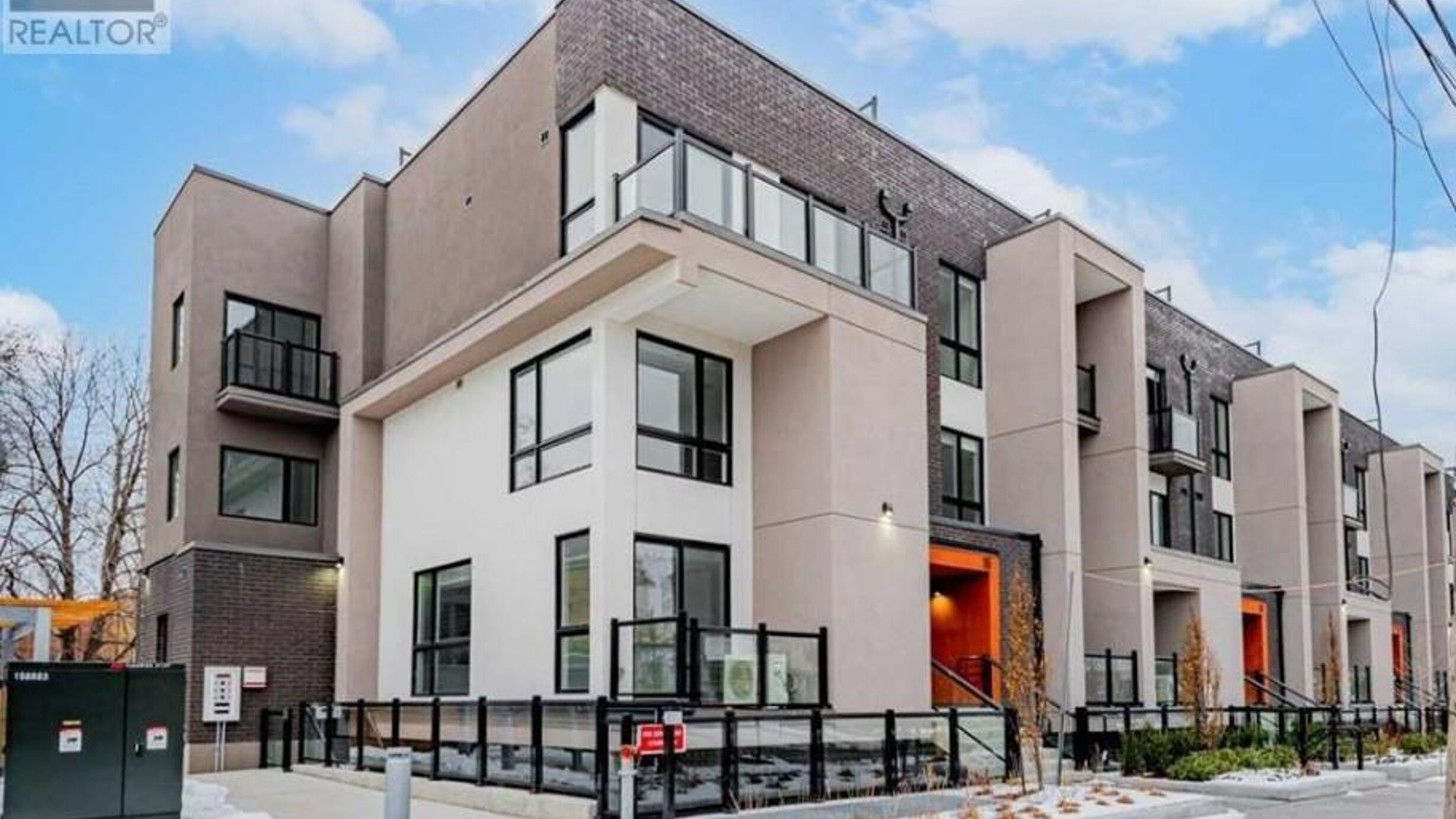 6 - 16 MARQUETTE AVENUE Image