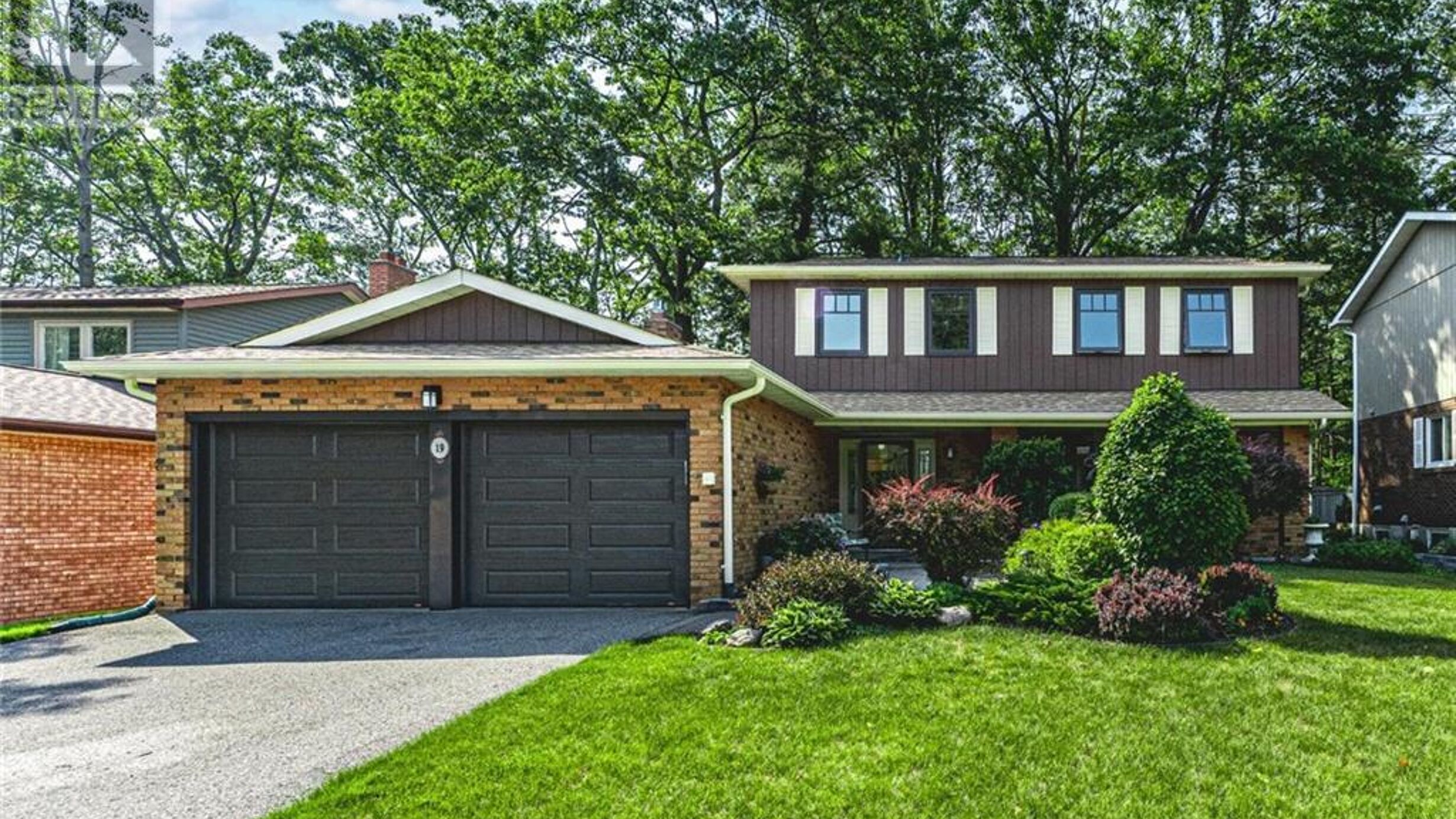 19 OAKRIDGE Drive Image