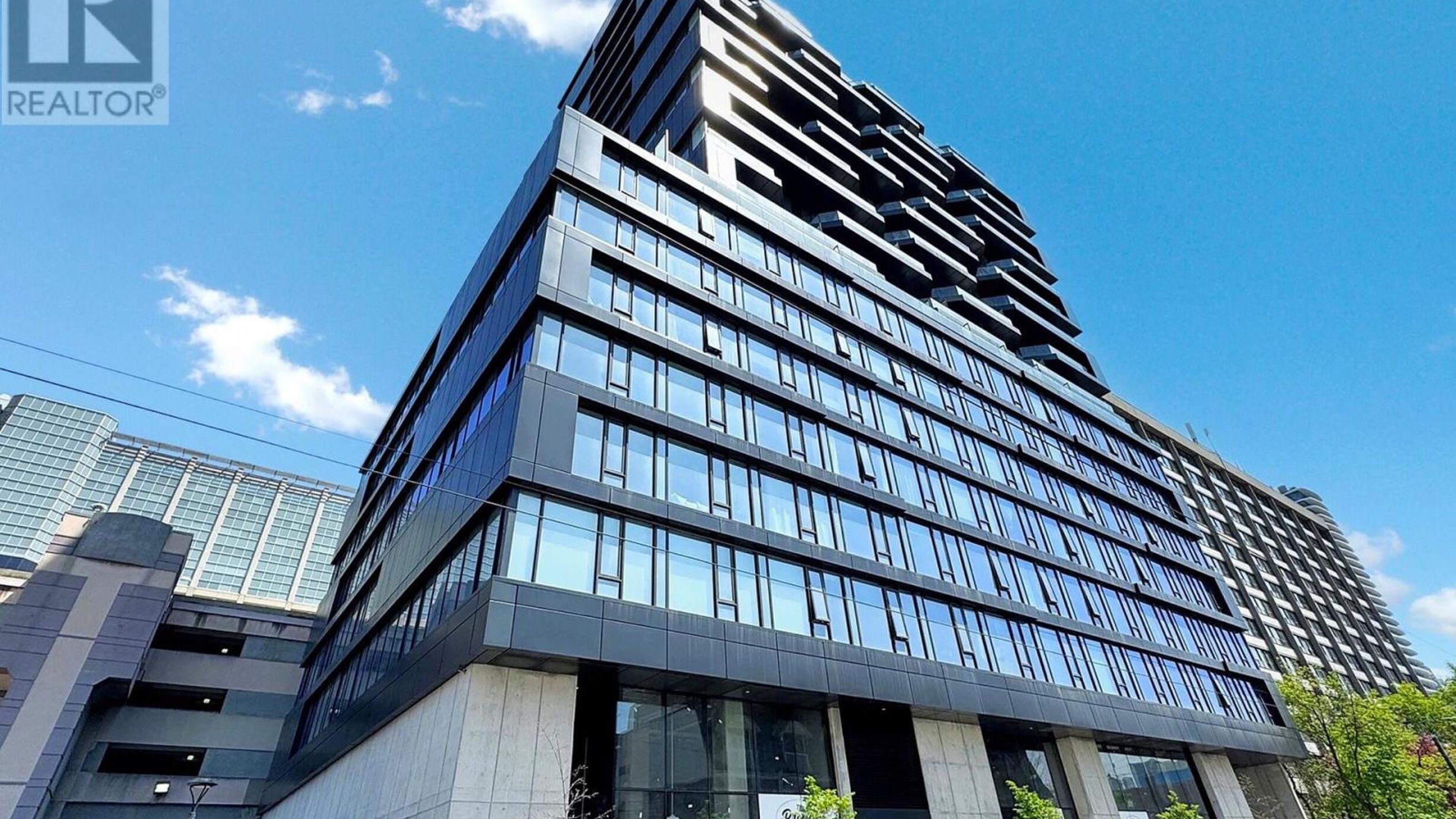 2002 - 195 MCCAUL STREET Image