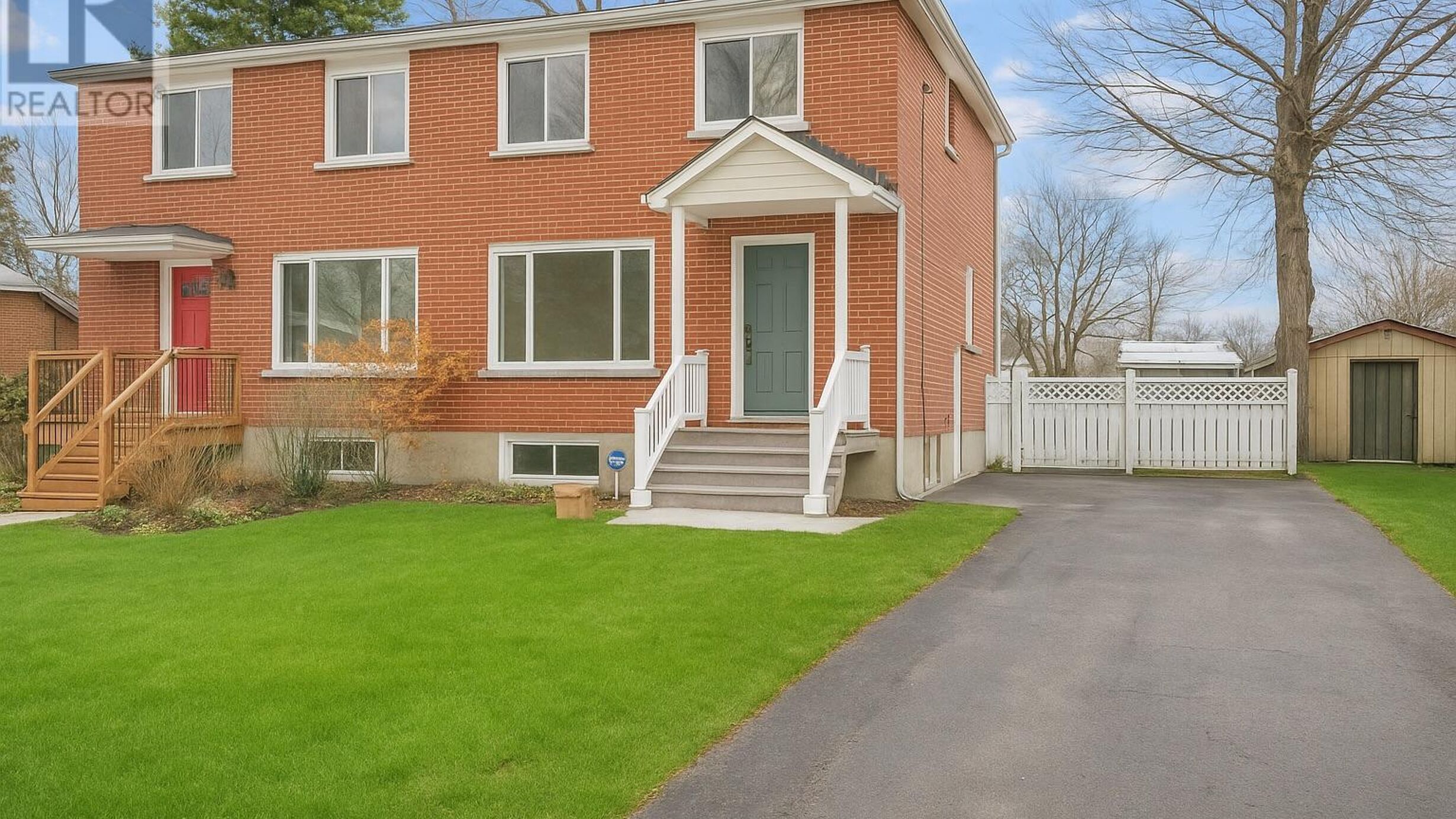 256 ZELDA CRESCENT Image