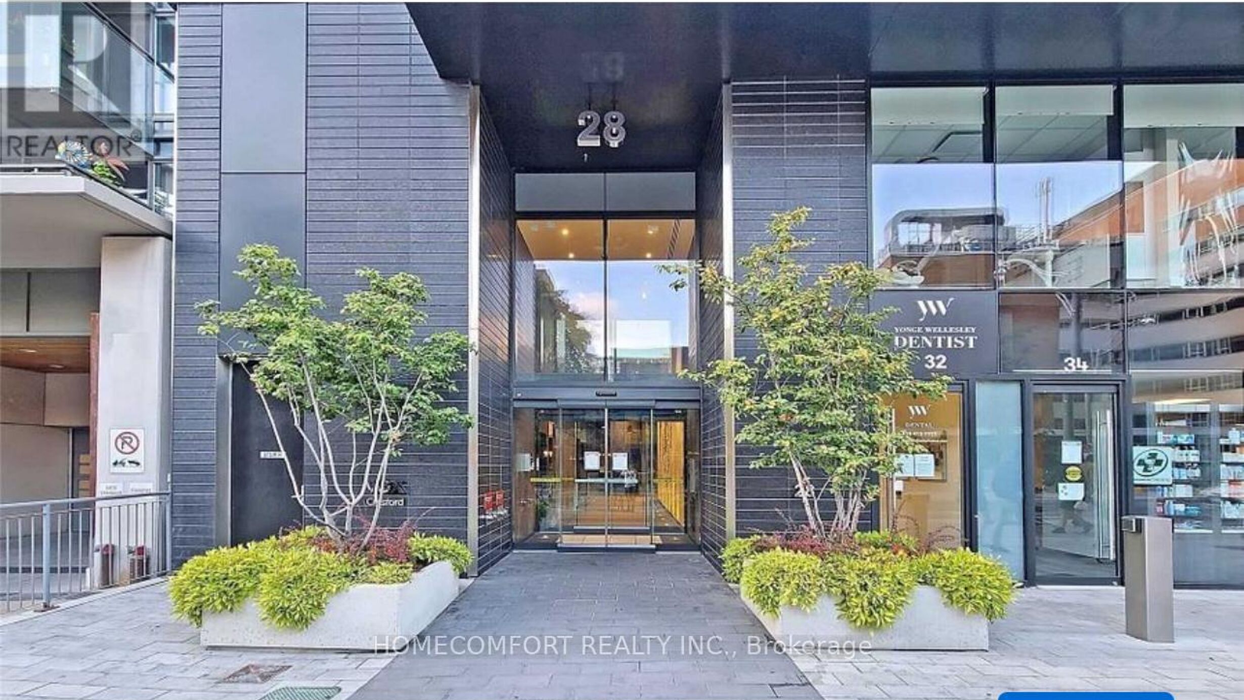2405 - 28 WELLESLEY STREET E Image