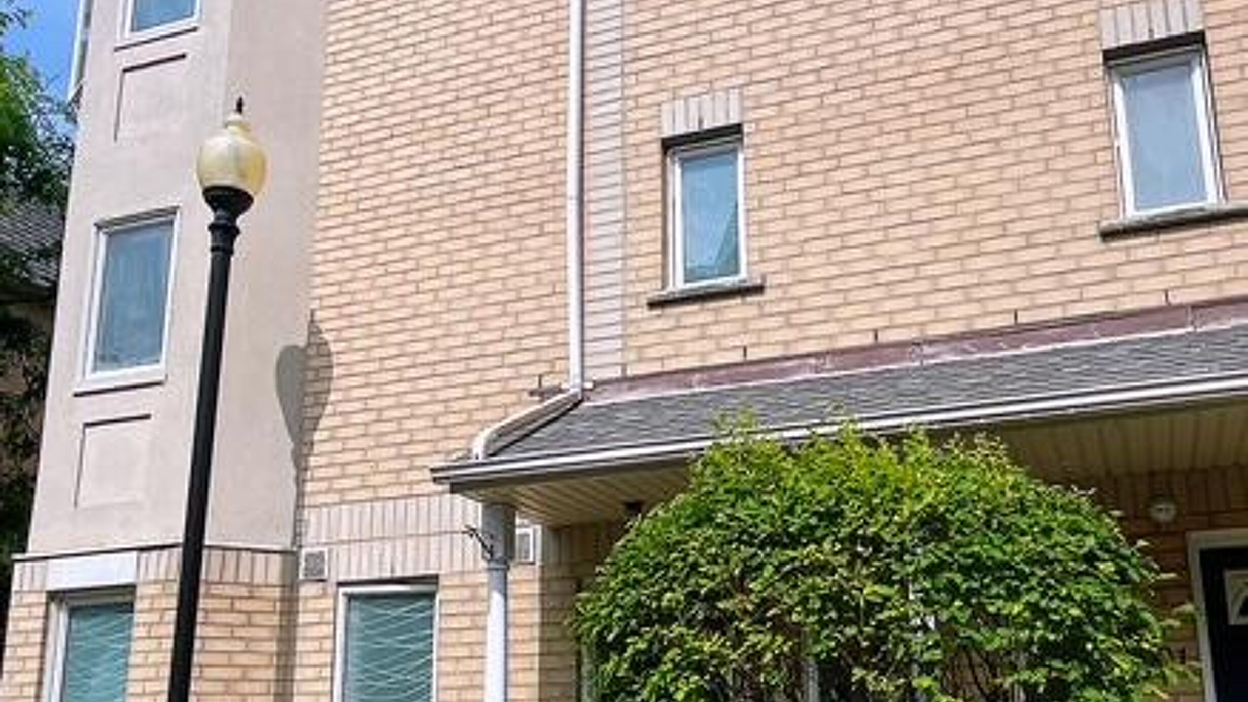 1502 - 28 ROSEBANK DRIVE Image