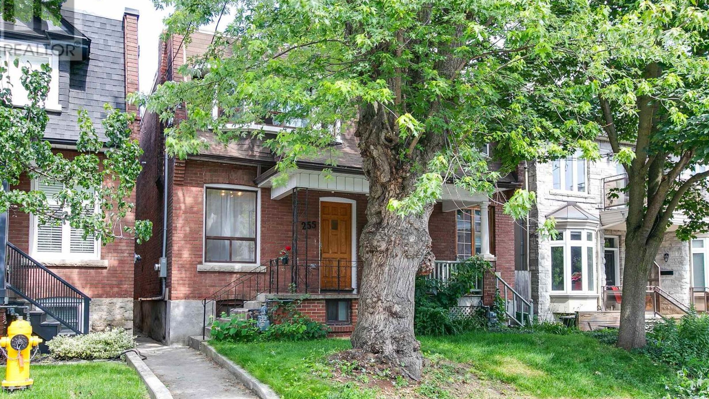 255 HOWLAND AVENUE Image
