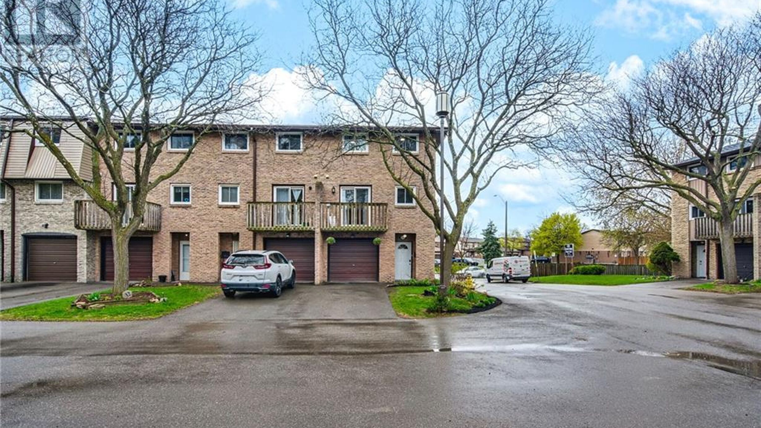 985 LIMERIDGE Road E Unit# 33 Image
