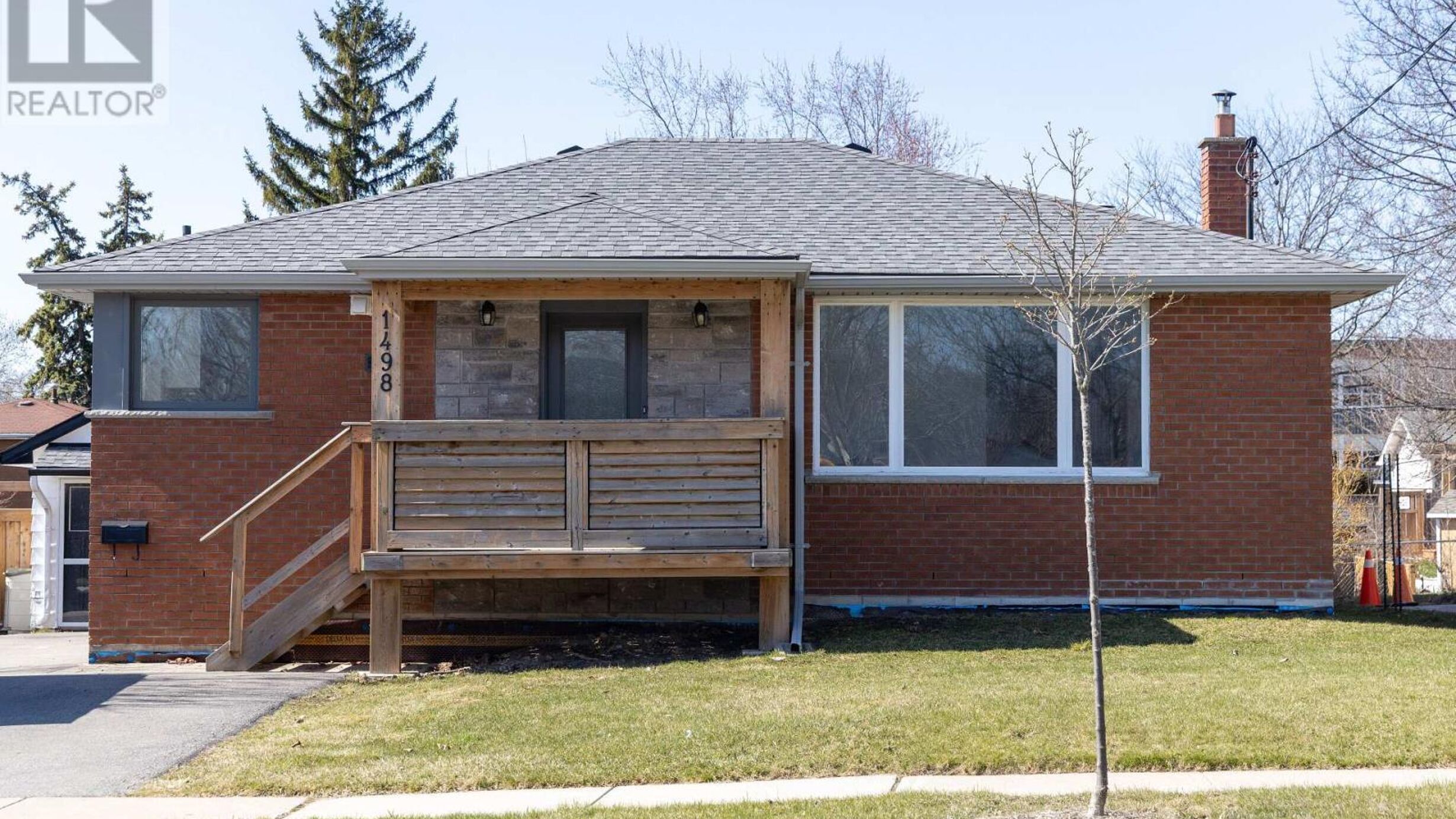 1498 FISHER AVENUE Image