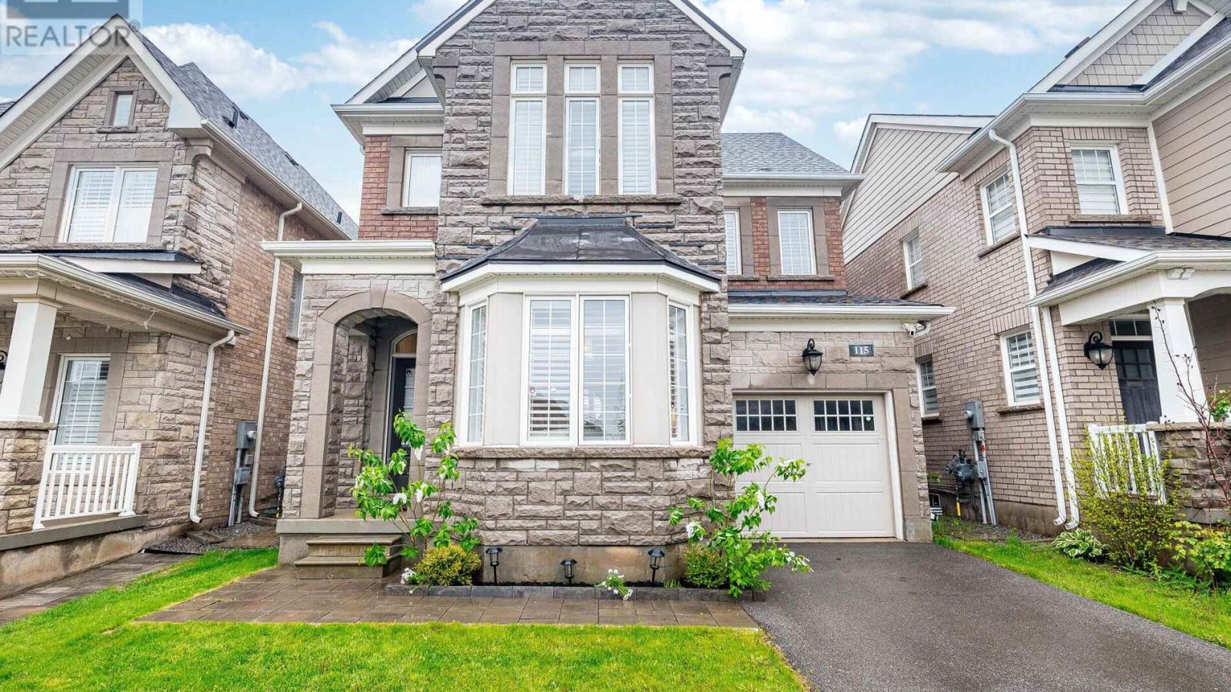 115 BEAVERIDGE AVENUE W Image