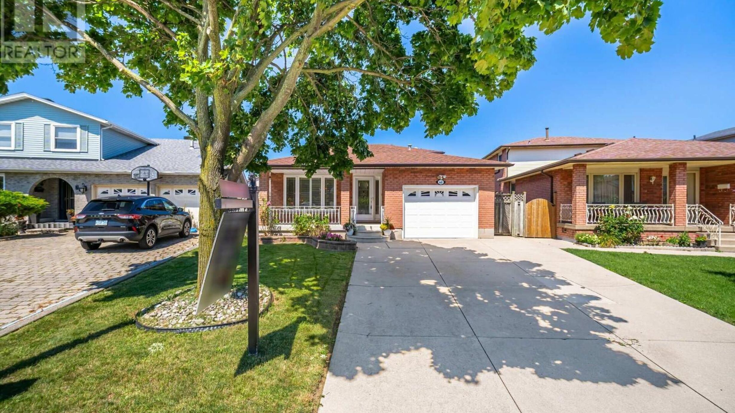 60 INDIAN CRESCENT Image