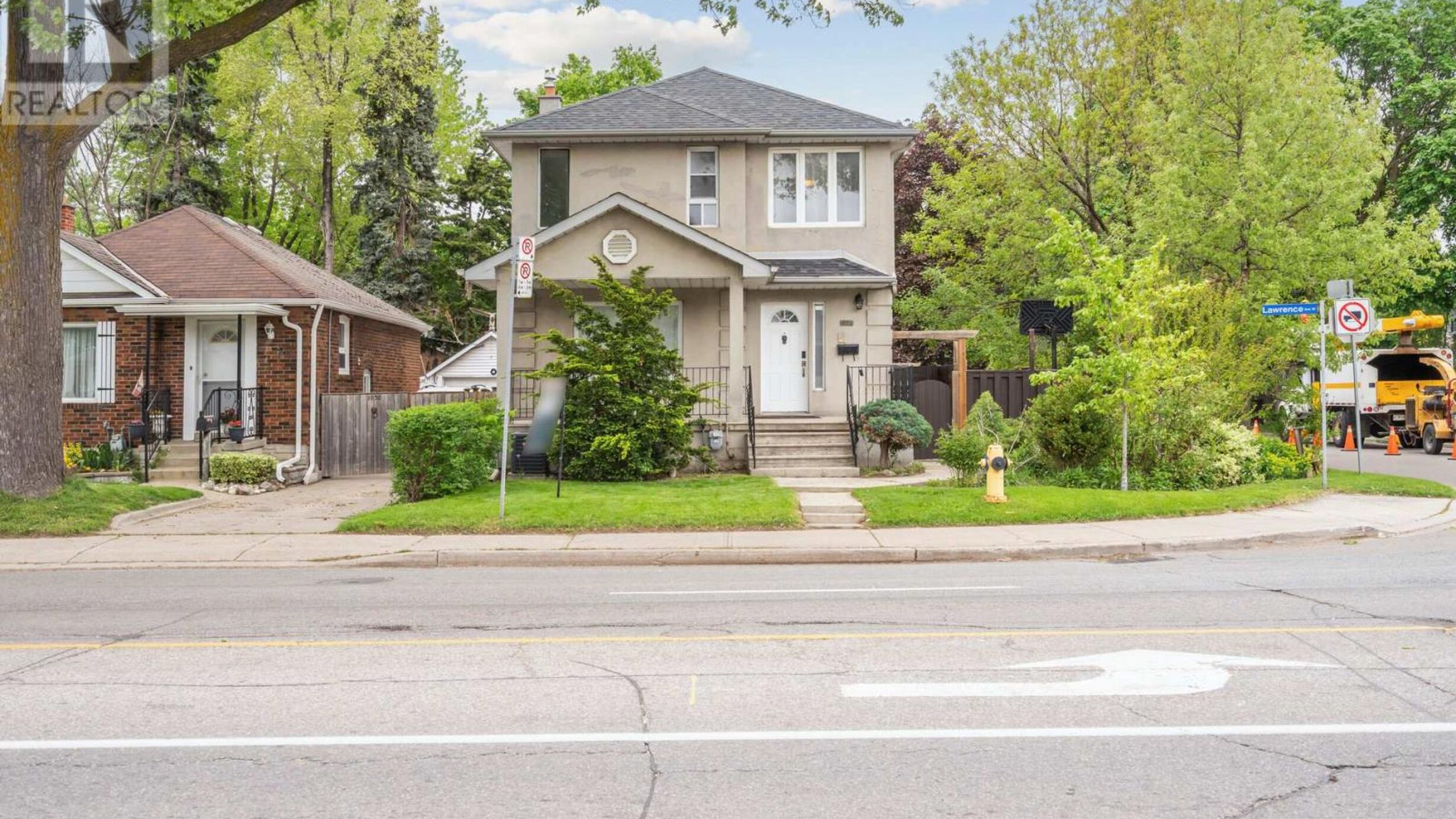 1928 LAWRENCE AVENUE W Image