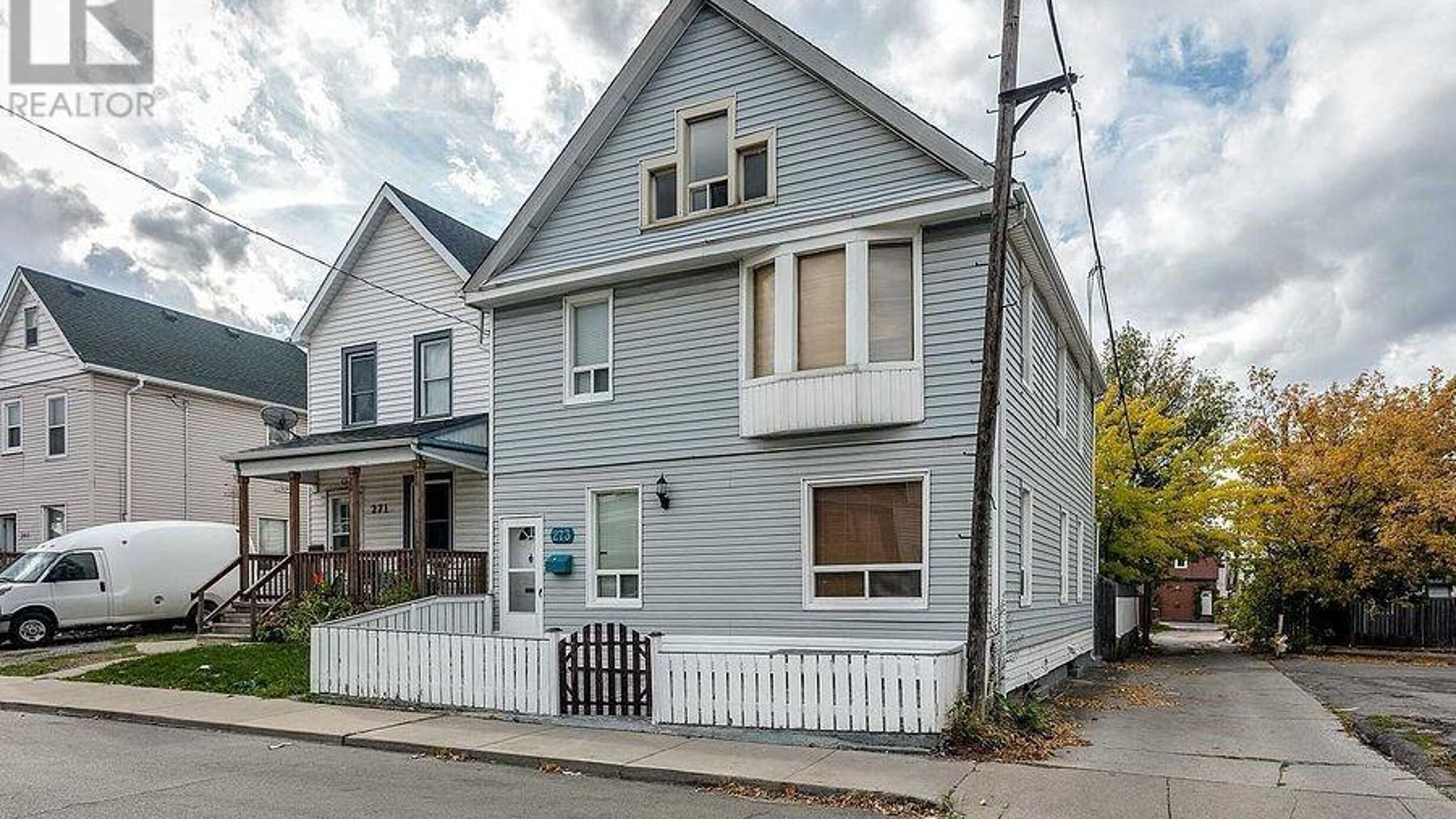 273 ROSSLYN Avenue N Image