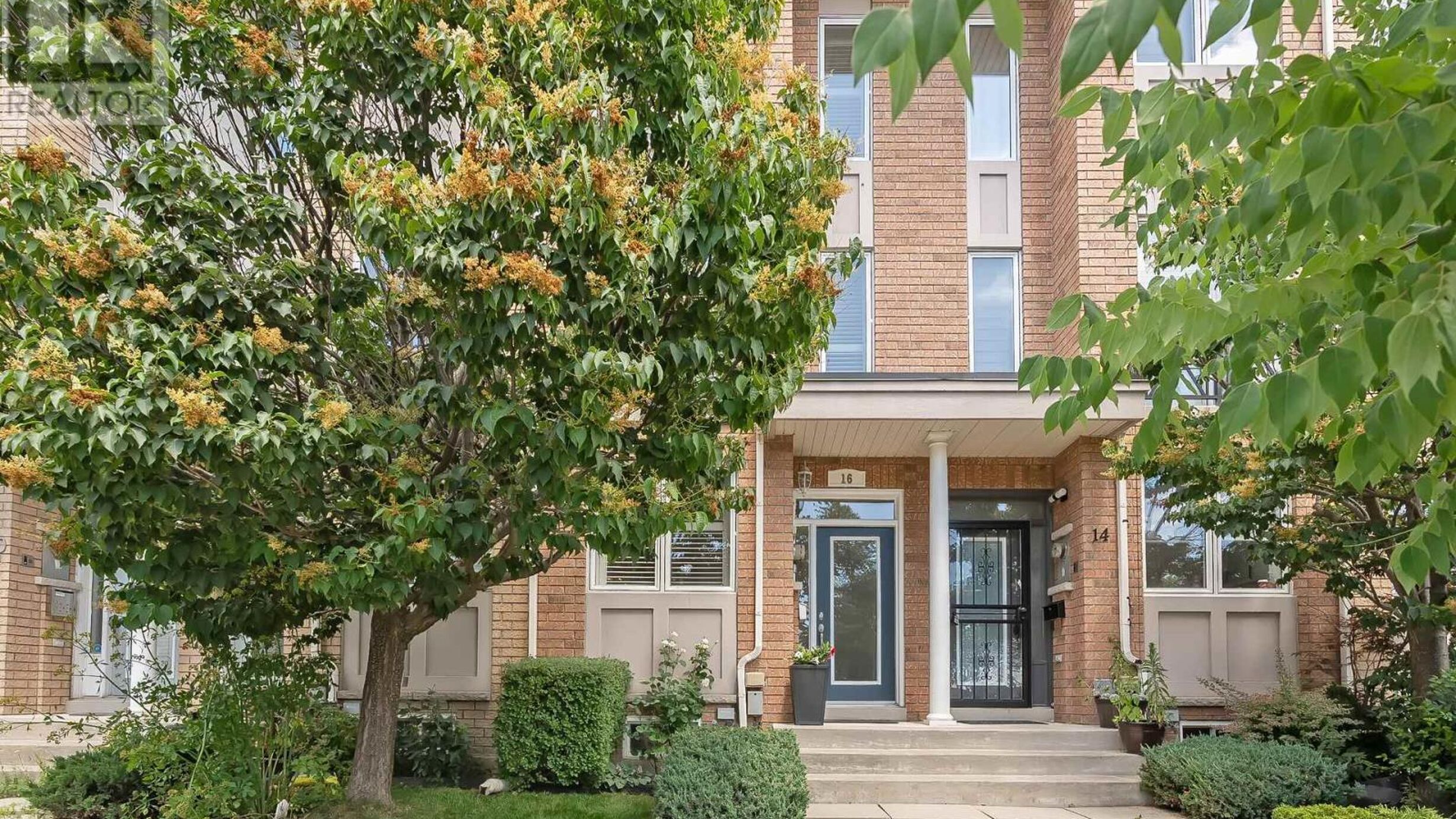 16 MARKET GARDEN MEWS Image