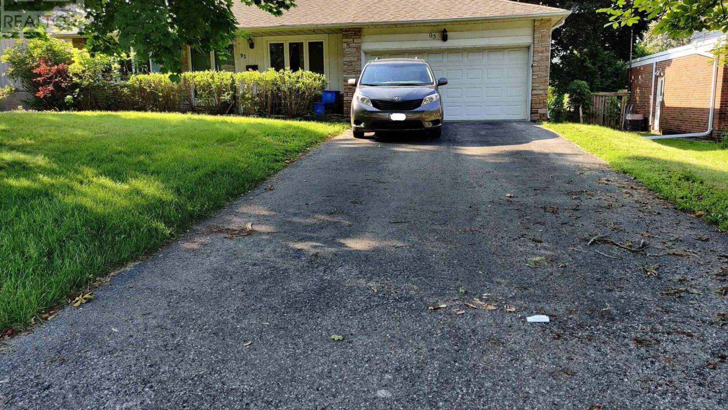 UPPER - 93 SOUTHDALE DRIVE Image
