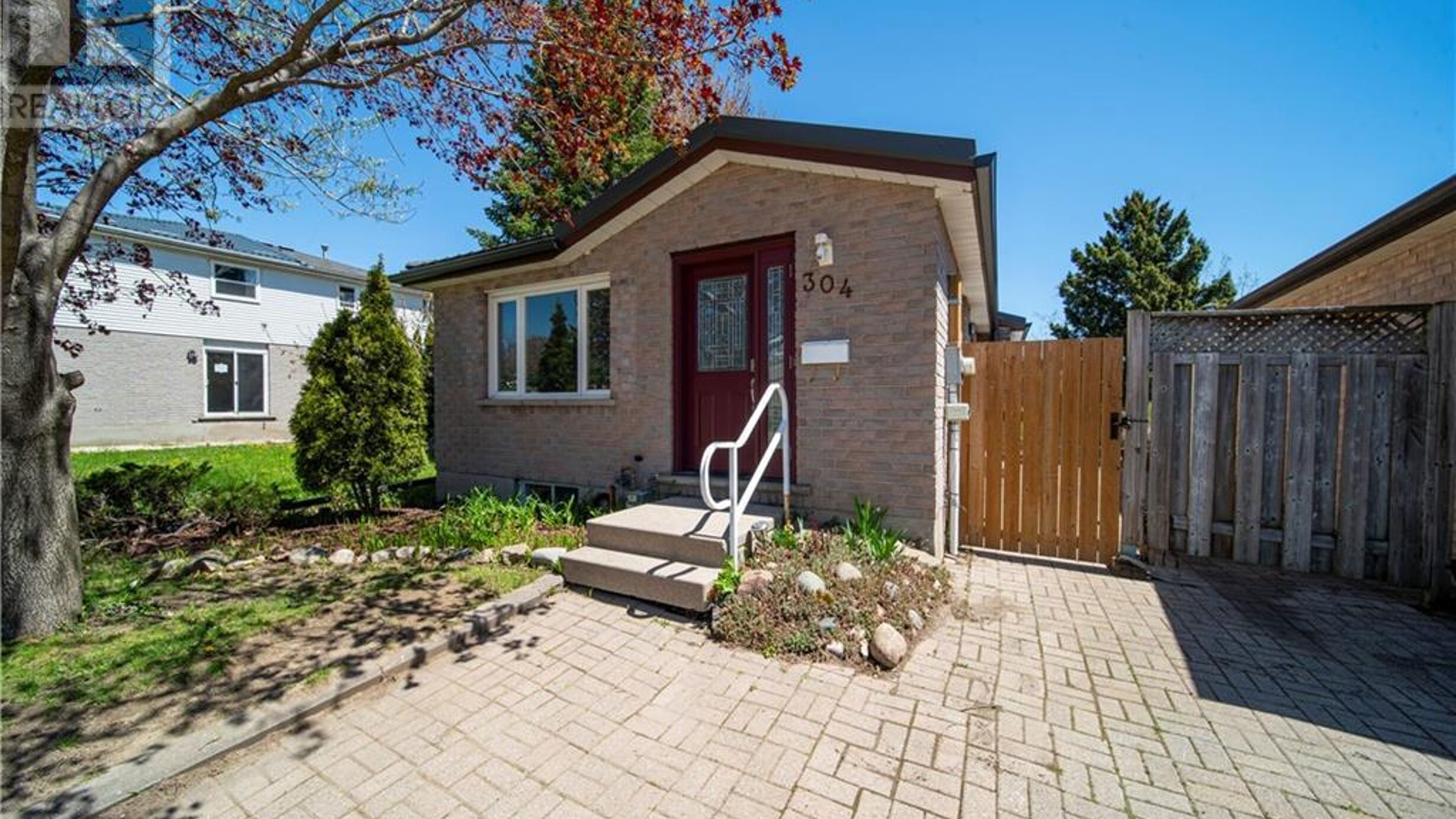 304 DINISON Place Image