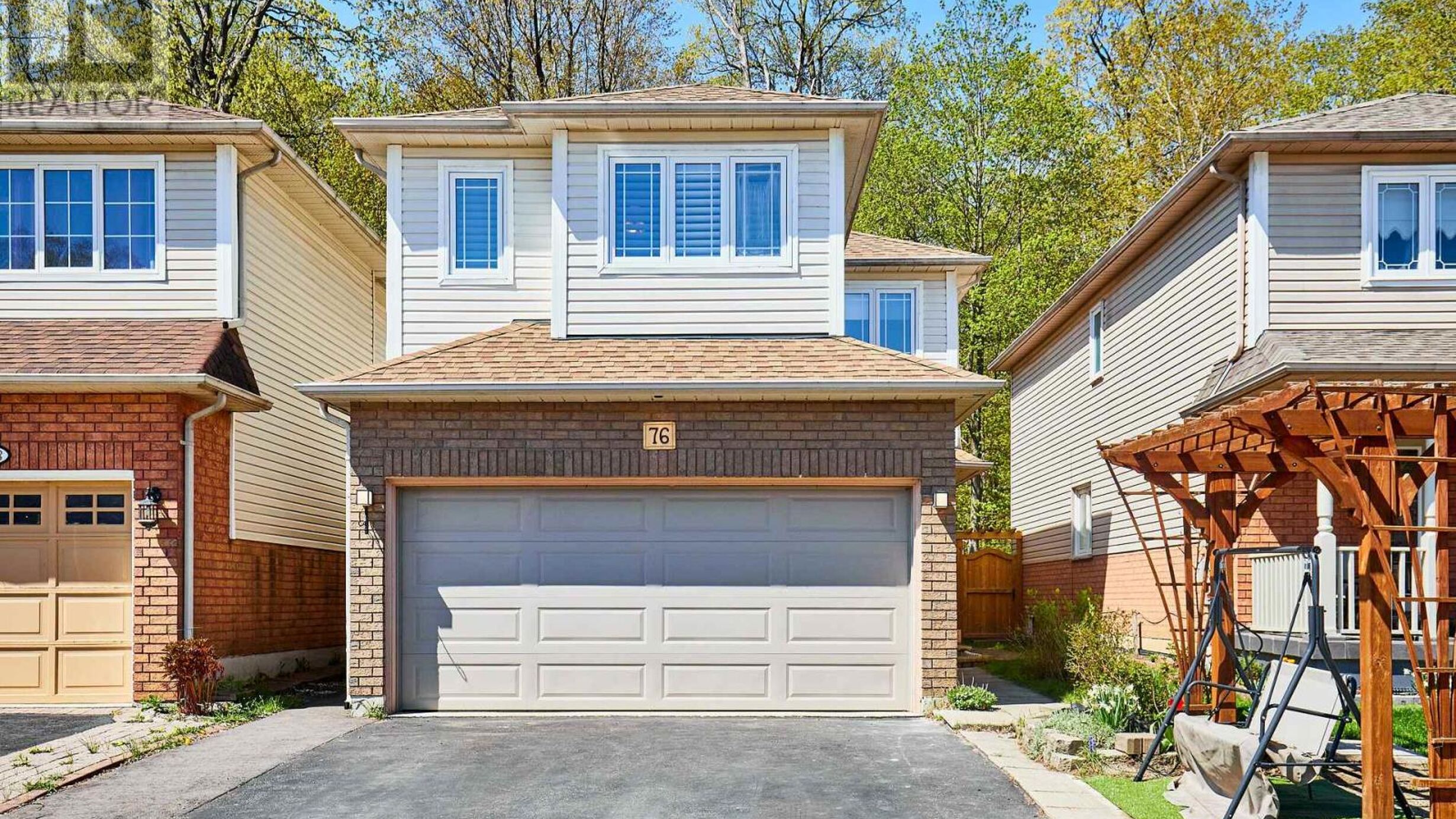 76 PIPERBROOK CRESCENT Image