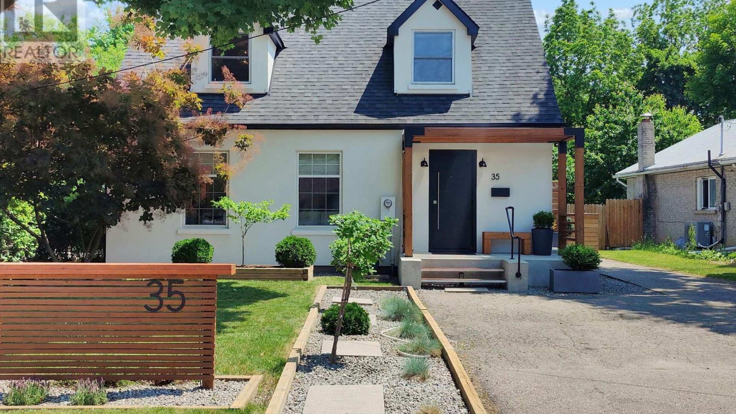 35 CLARENCE STREET Image