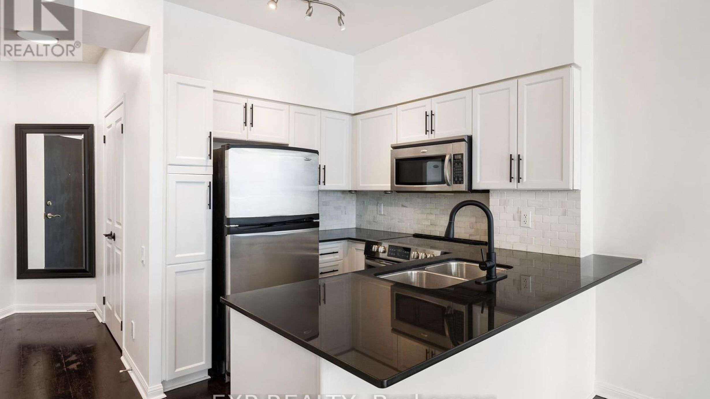 2501 - 15 WINDERMERE AVENUE Image