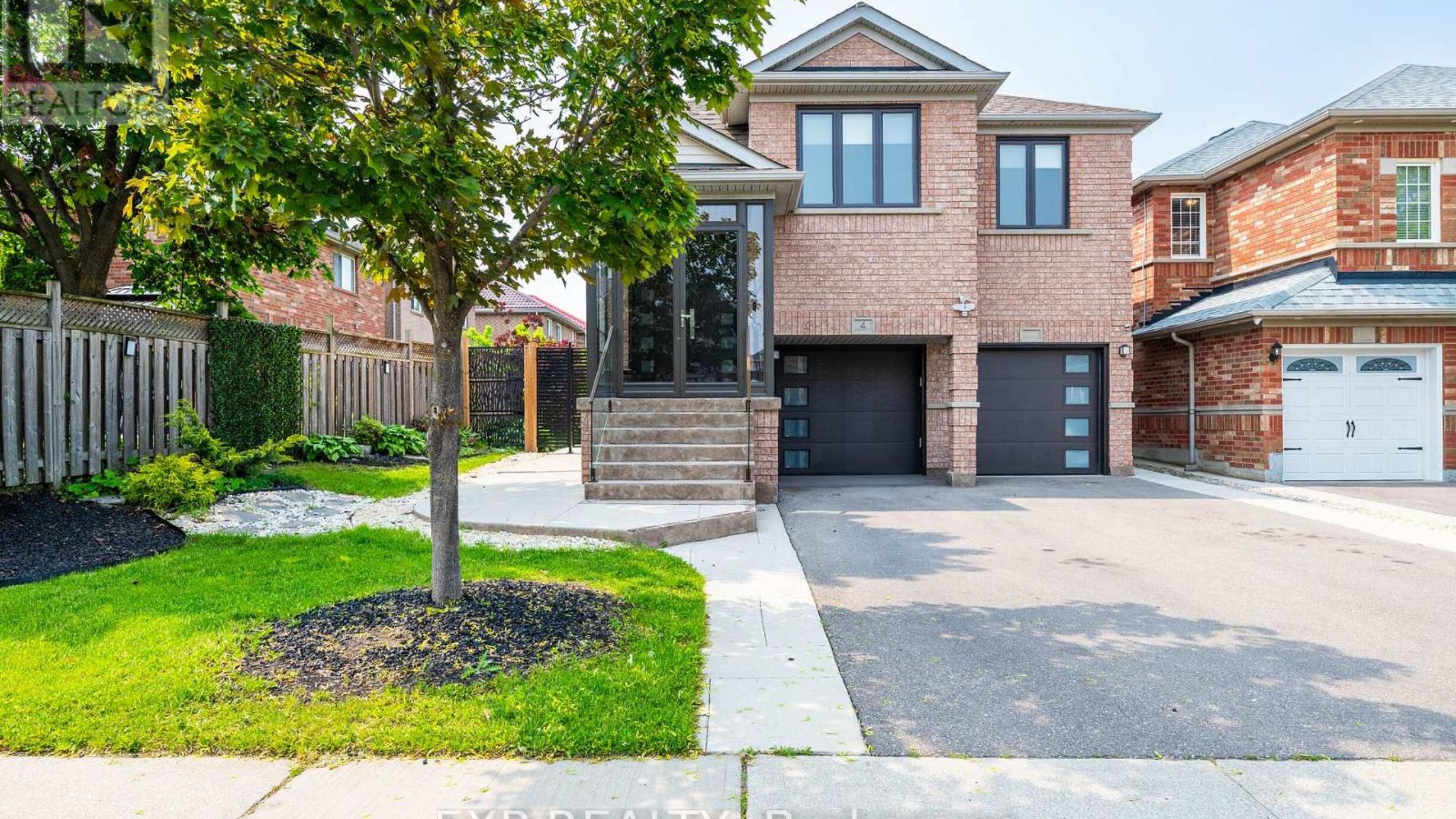 4 SILVERBELL COURT Image