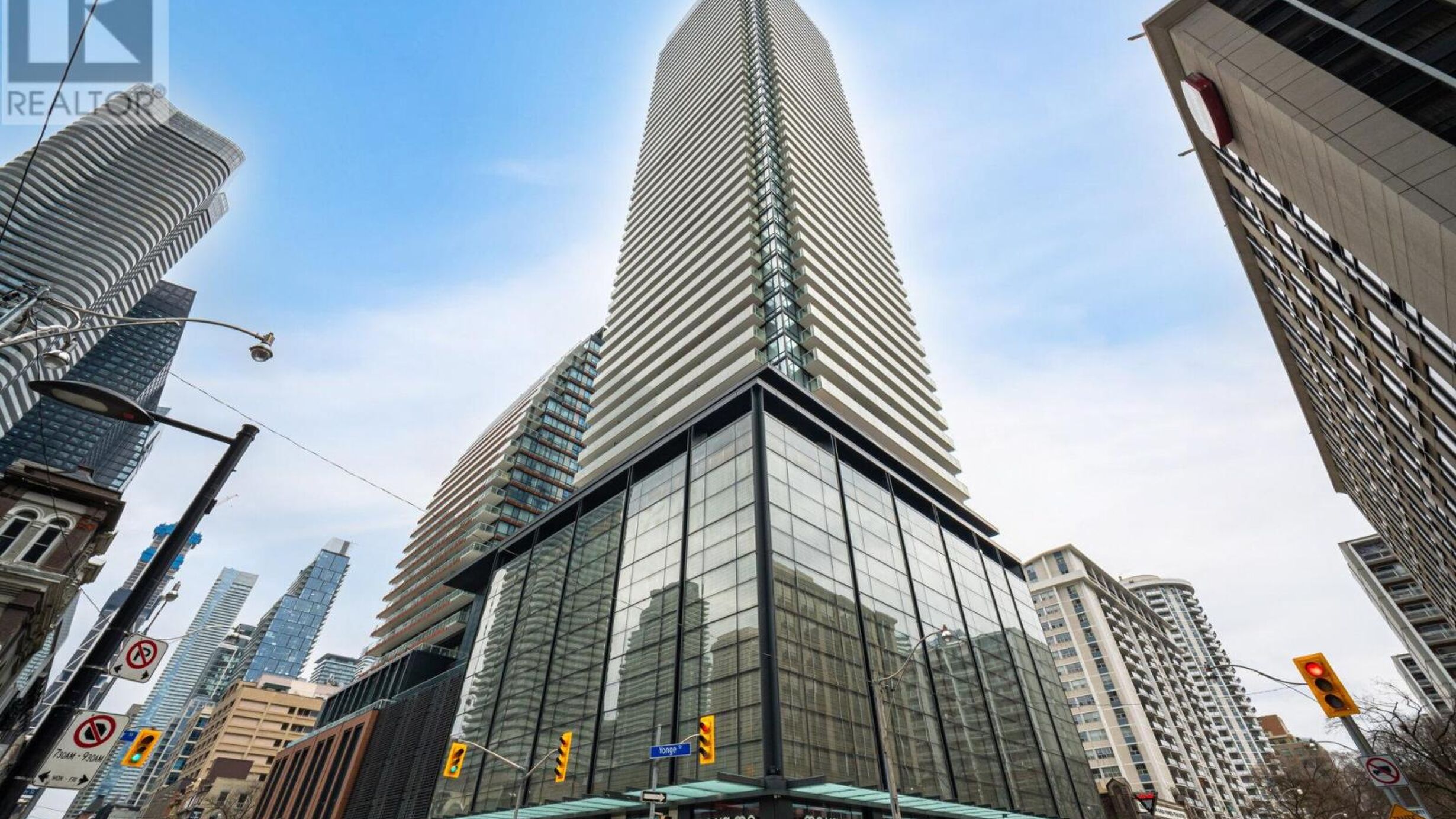 5202 - 501 YONGE STREET Image