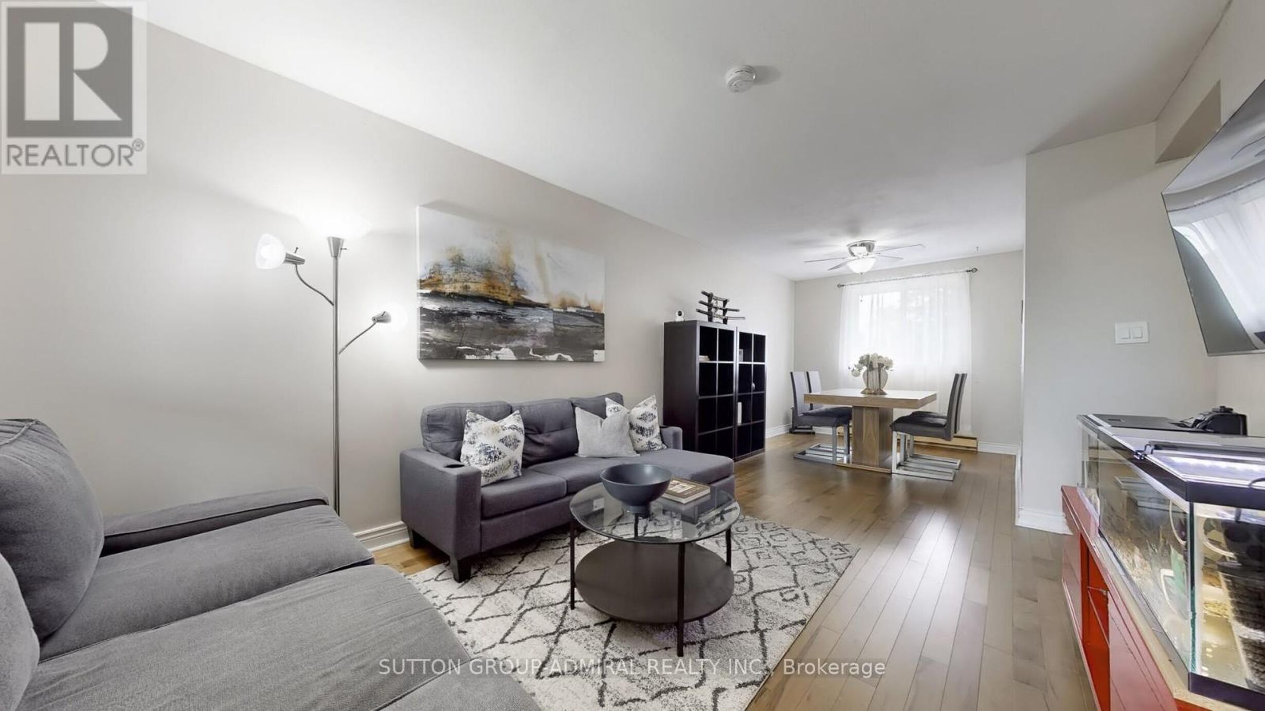 812 - 22 TANDRIDGE CRESCENT Image