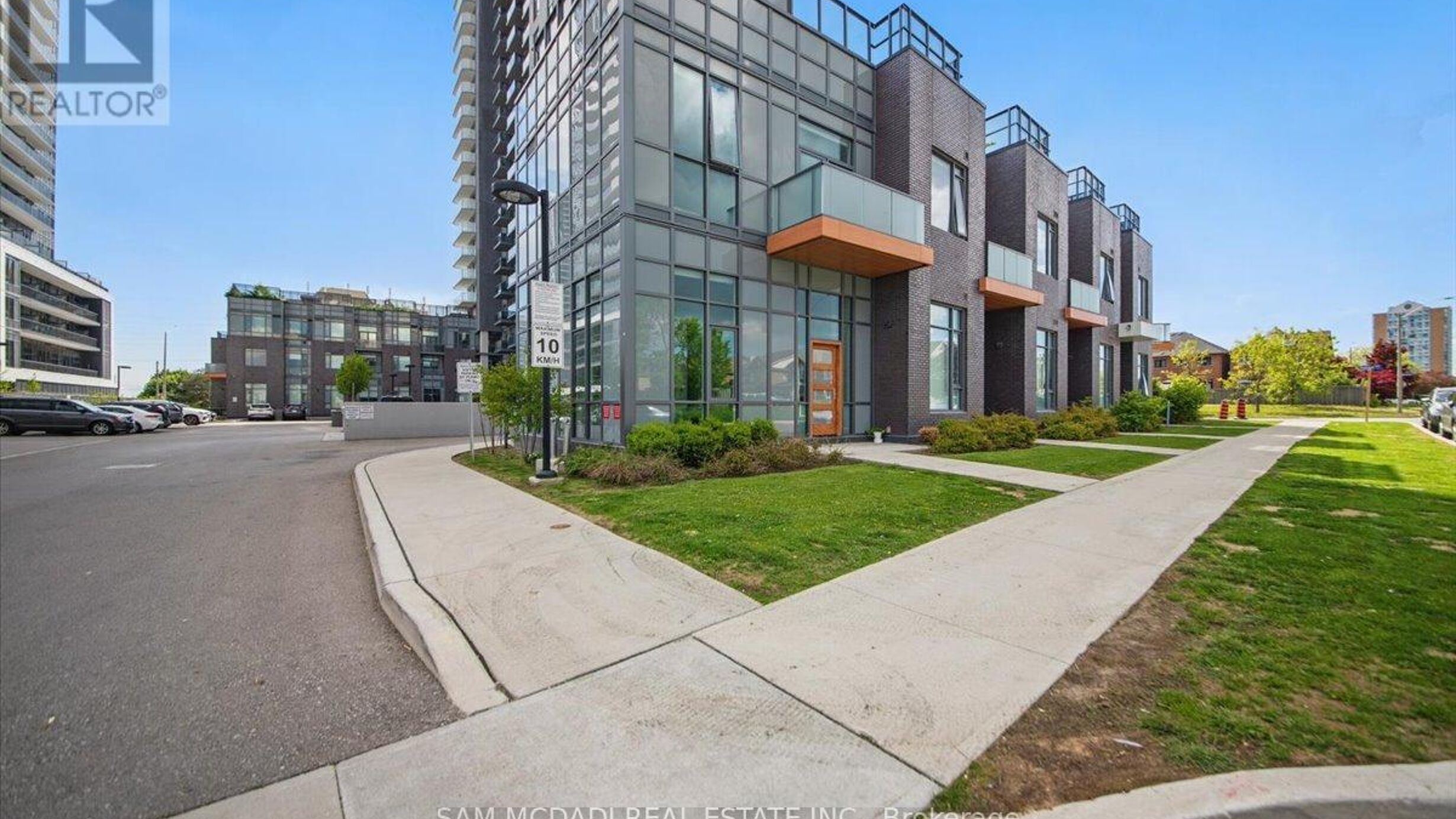124 - 8 NAHANI WAY Image