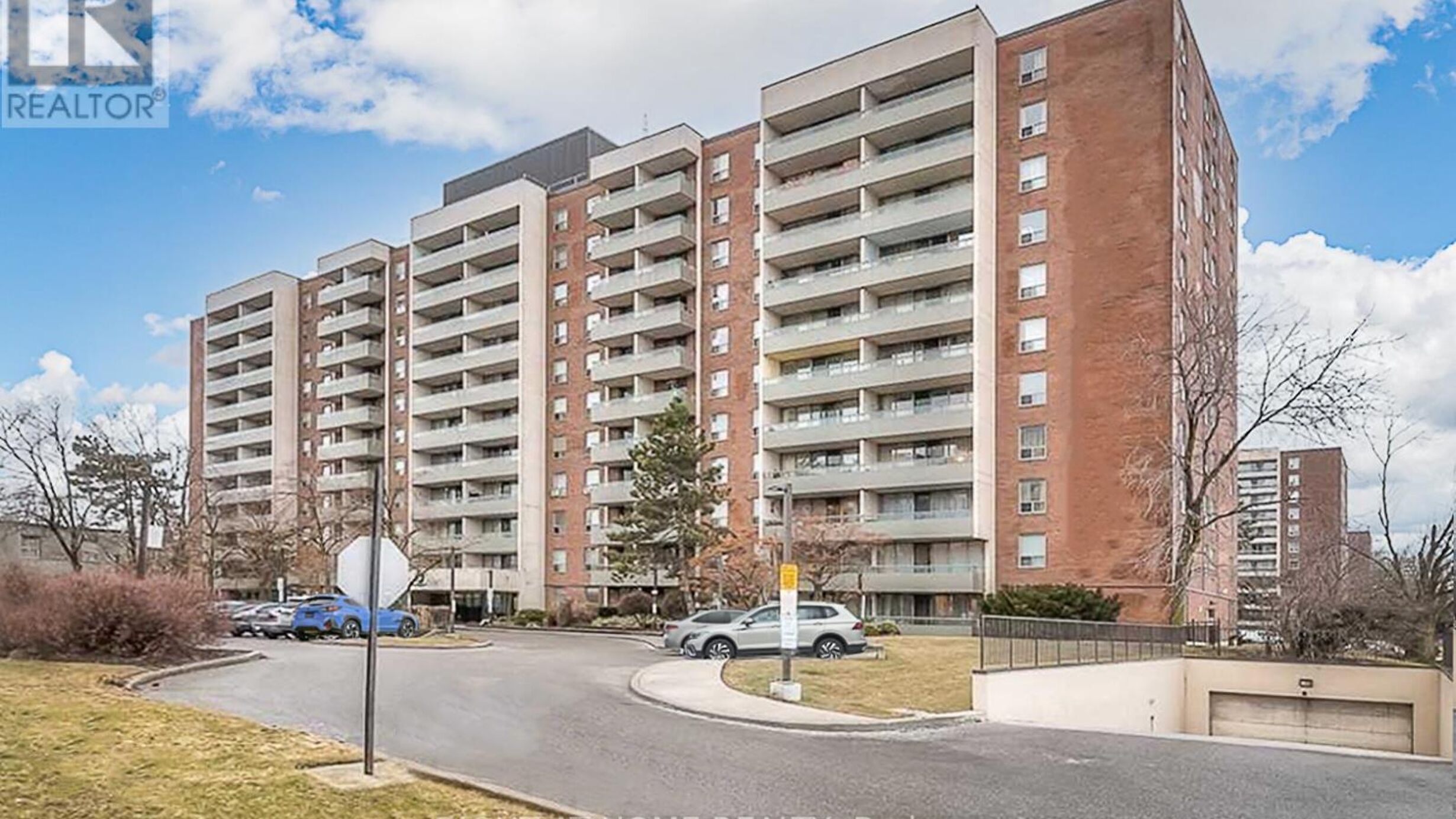 212 - 19 FOUR WINDS DRIVE Image