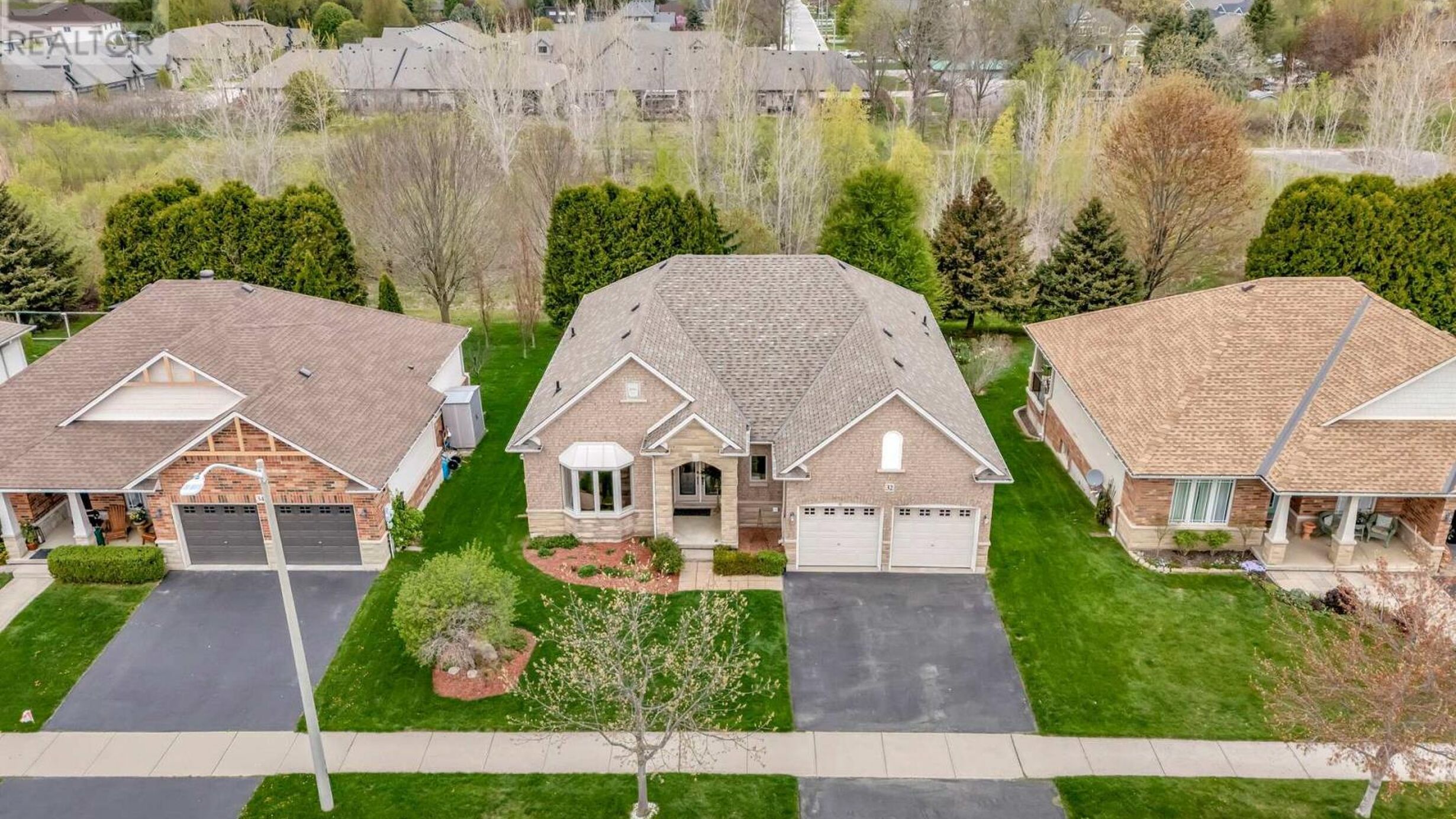 32 COBBLESTONE DRIVE Image