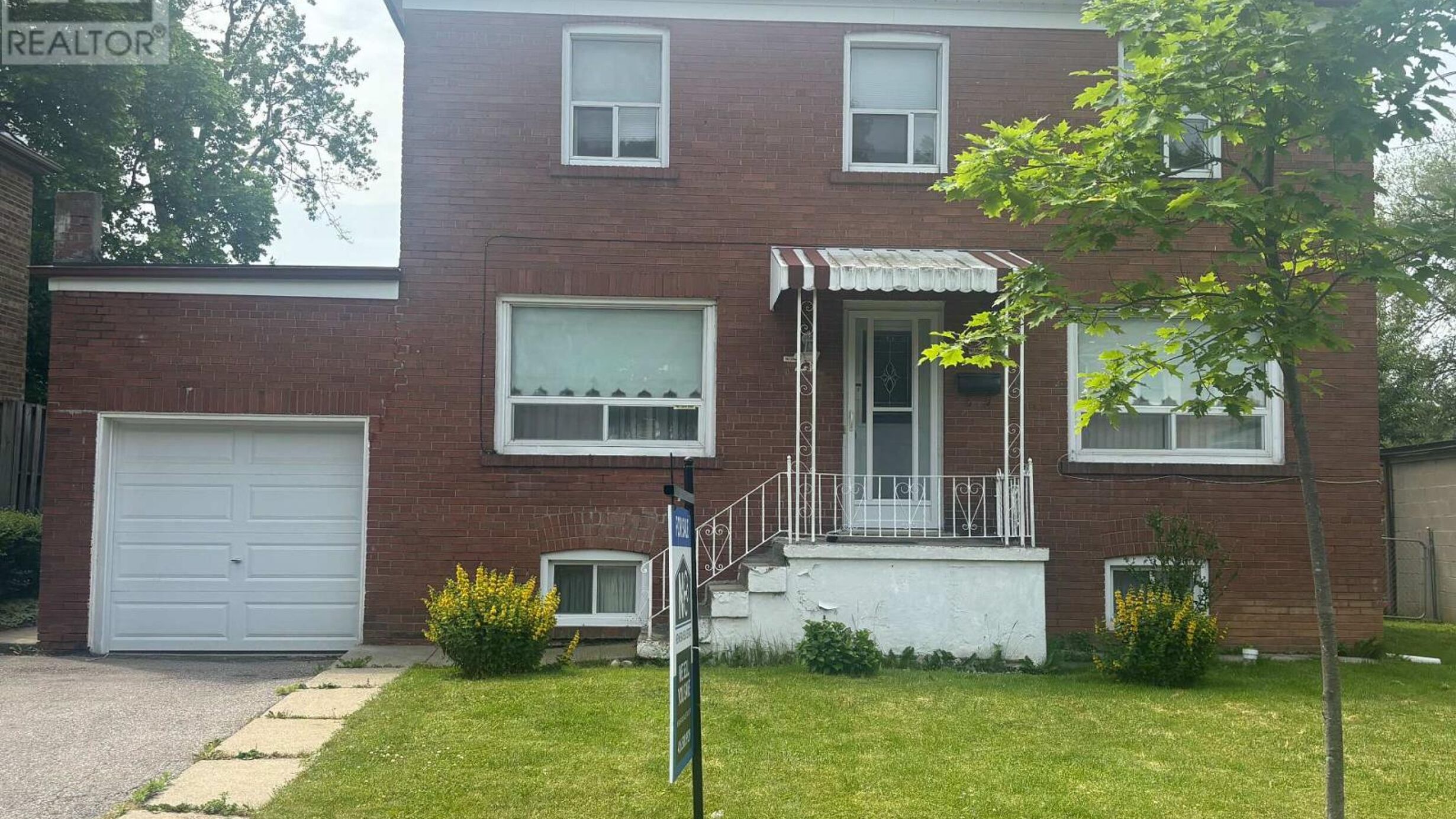 27 DELL PARK AVENUE Image