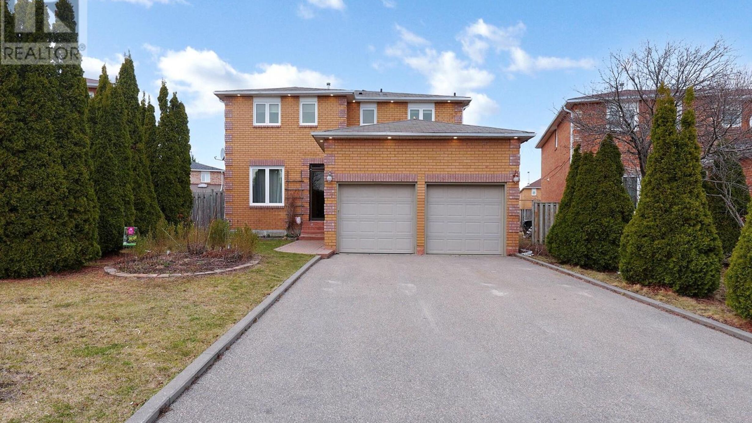 5 MANDEL CRESCENT Image