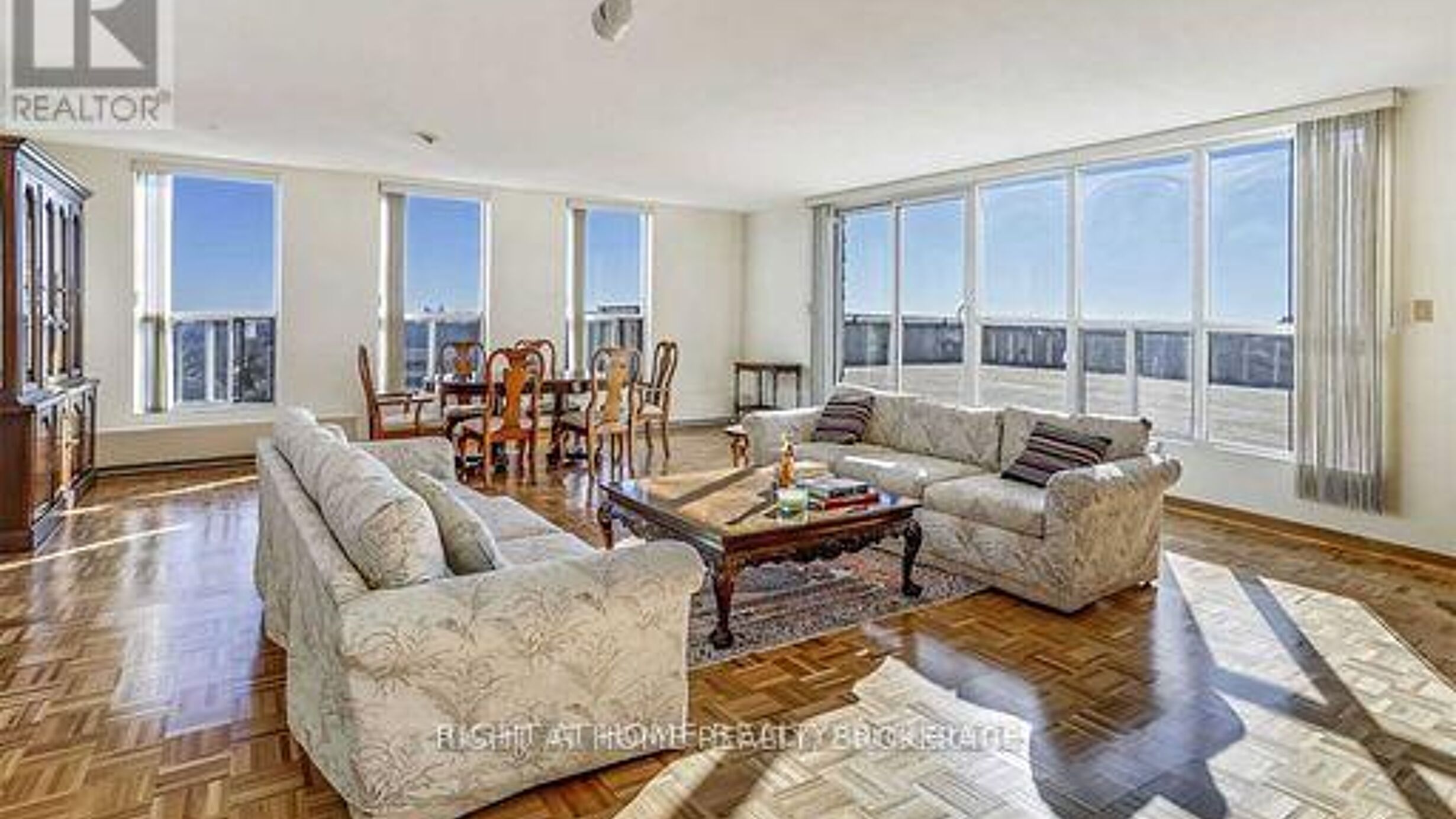 1601 - 130 NEPTUNE DRIVE Image