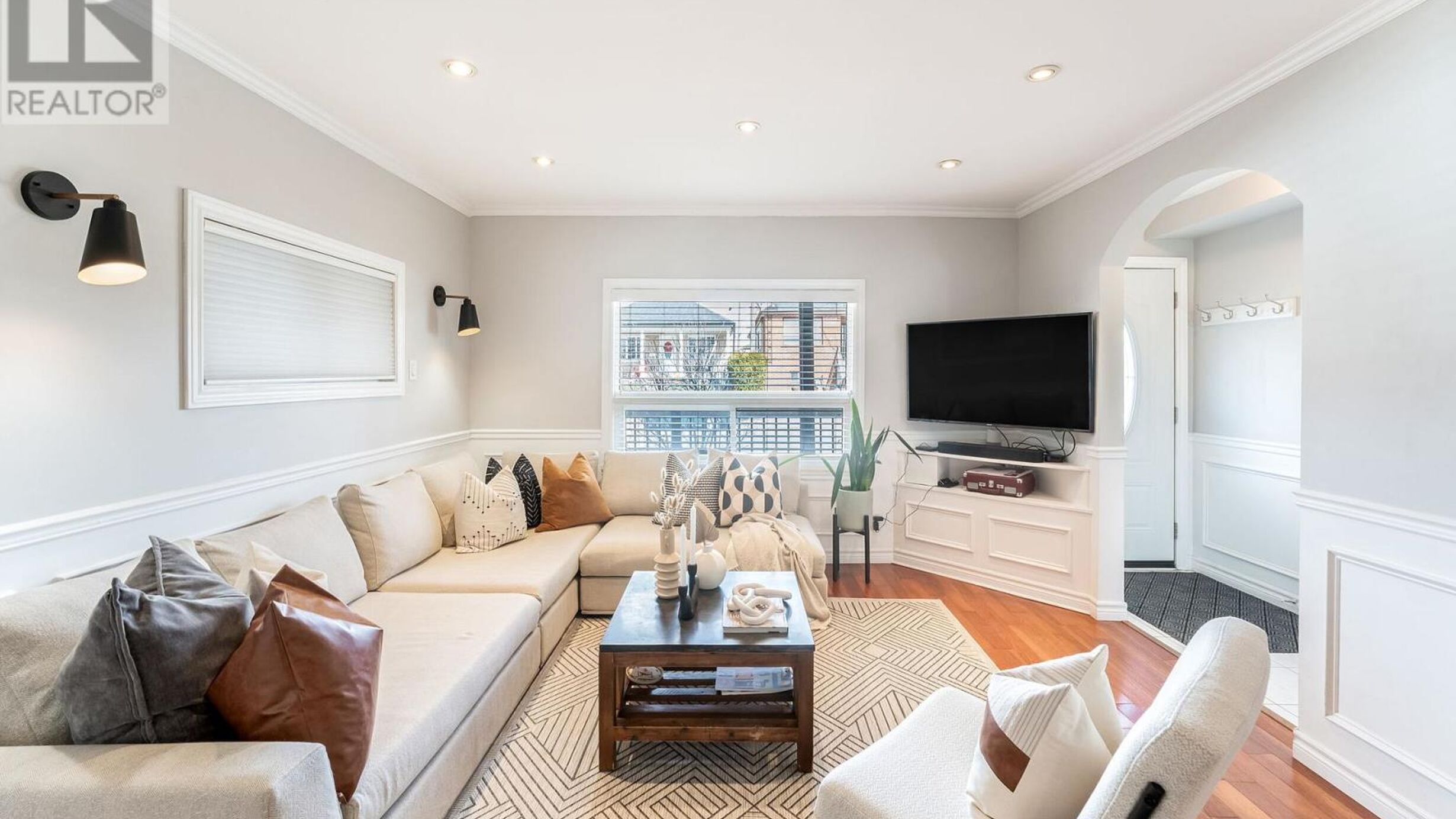 33 SENECA AVENUE Image